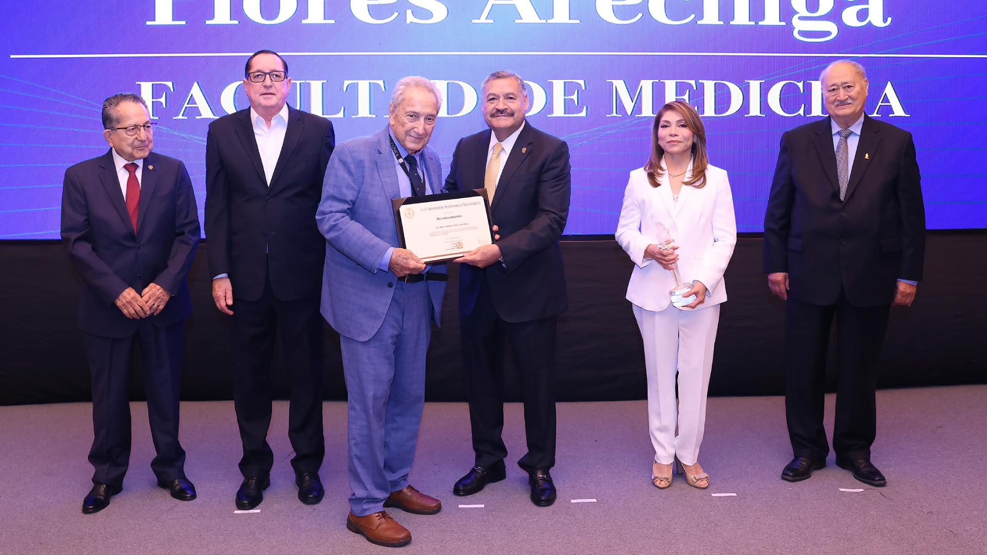 Reconoce UANL a docentes con una trayectoria ejemplar