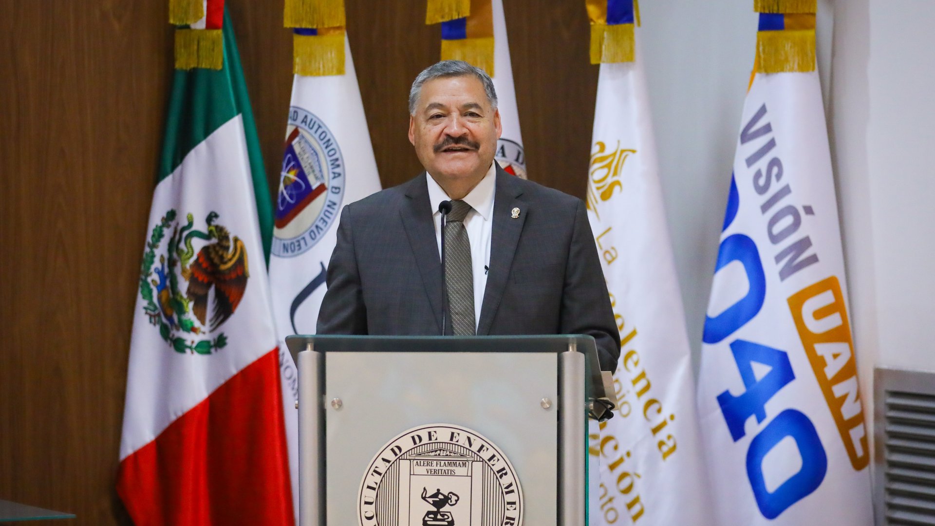 Renuevan a integrantes de la sociedad de alumnos de Enfermería