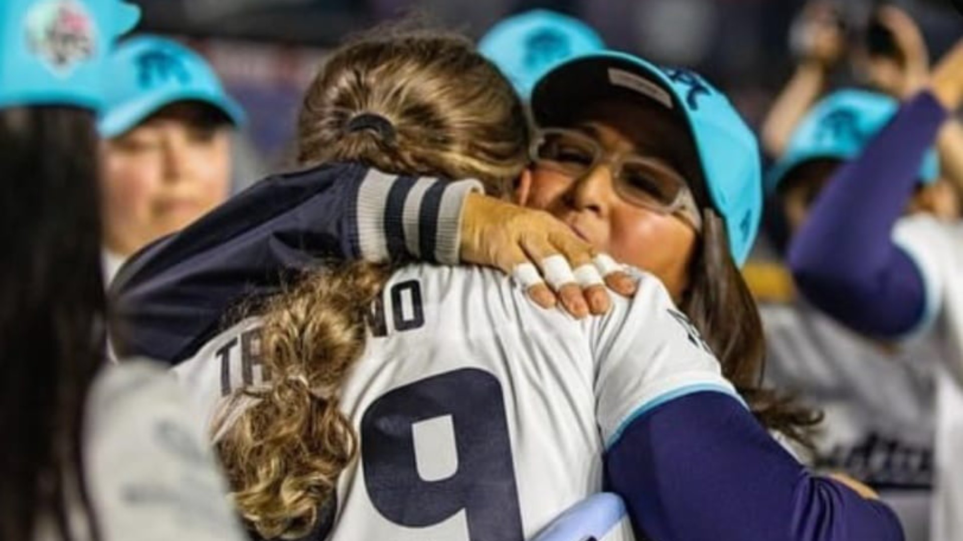 Es Yanina Zapata entrenadora y madre ejemplar