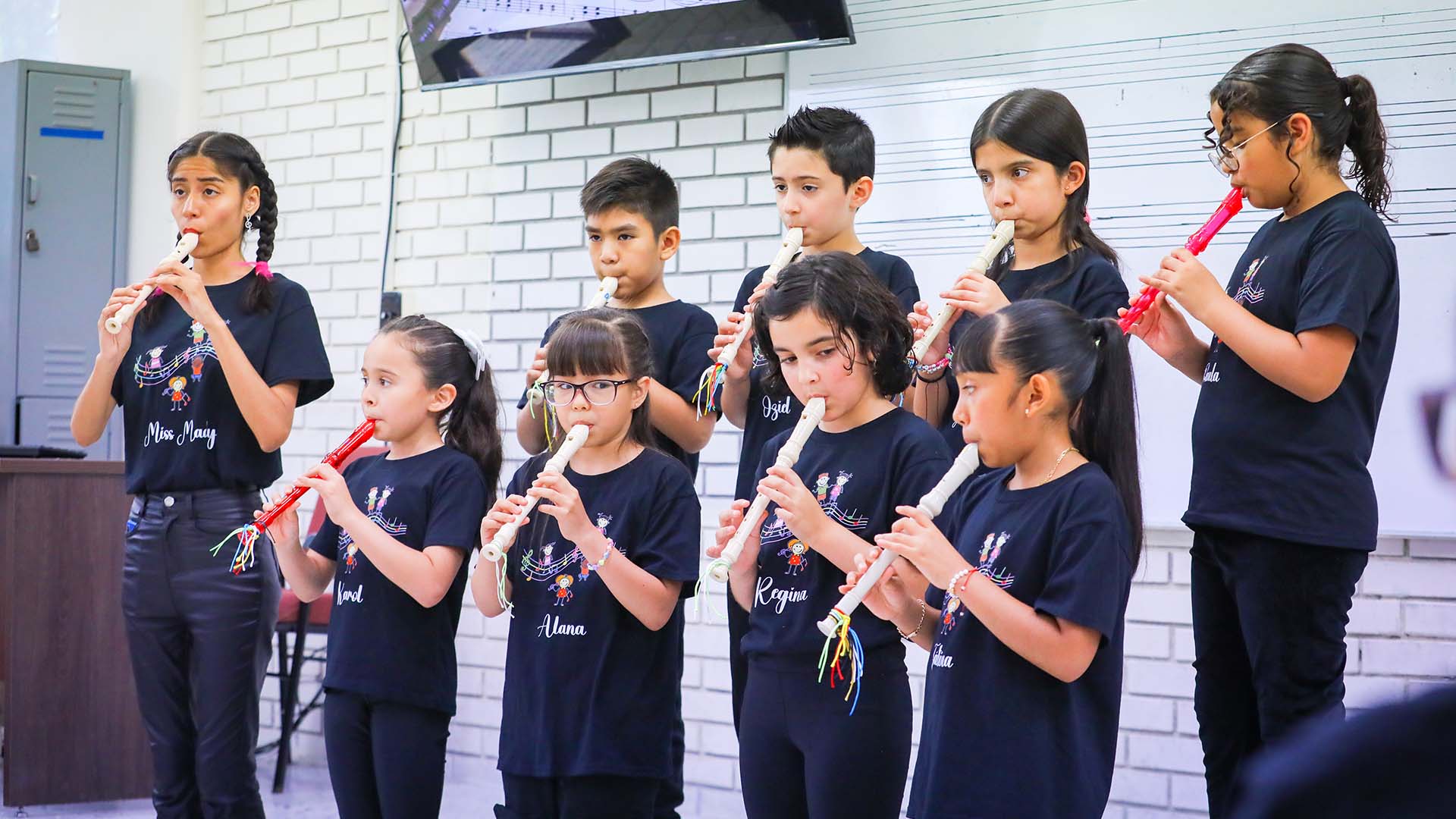 Descubren valor musical de la flauta dulce en concierto íntimo