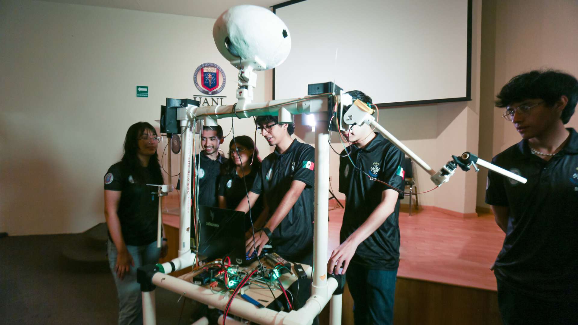 Equipo de FIME representará al país en RoboCup 2025