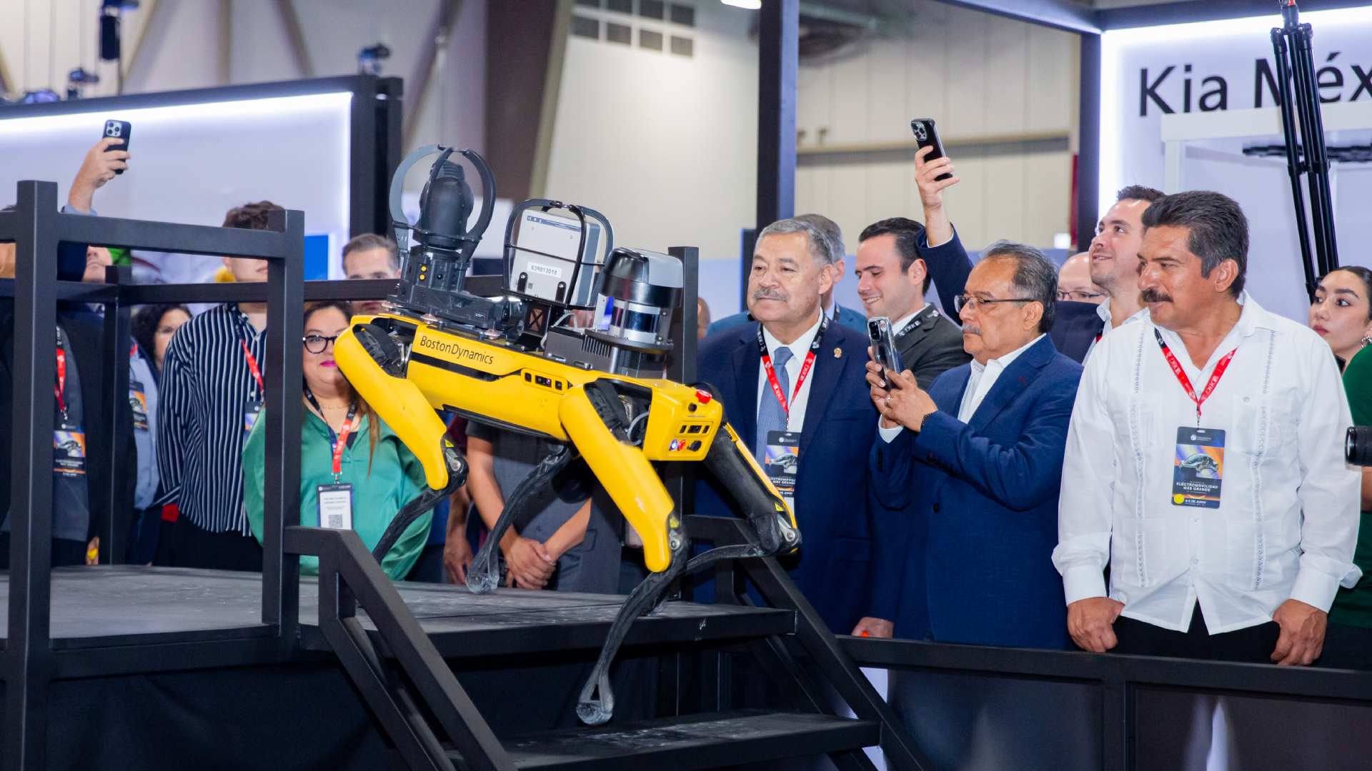 UANL presenta soluciones de movilidad sustentable en la GTI Summit