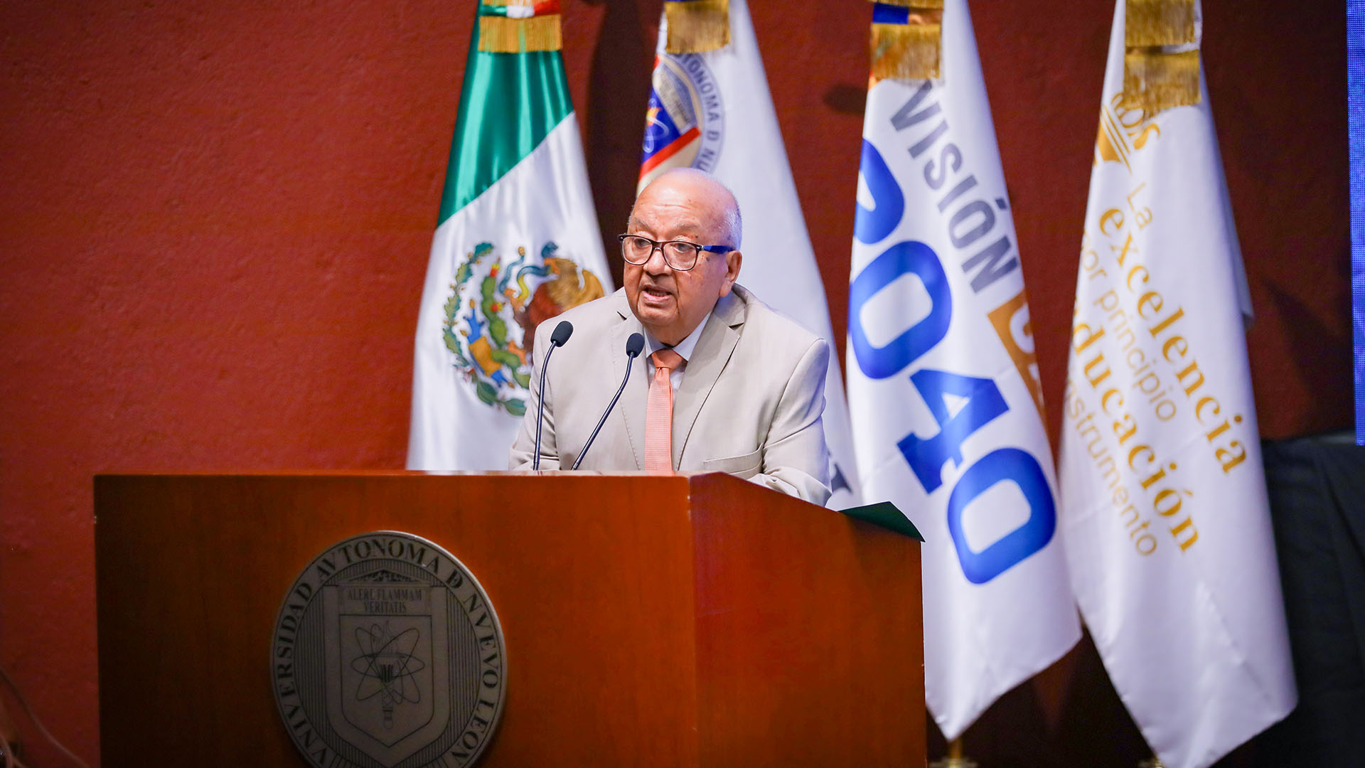 Rinden homenaje a trayectoria artística de Cuauhtémoc Zamudio