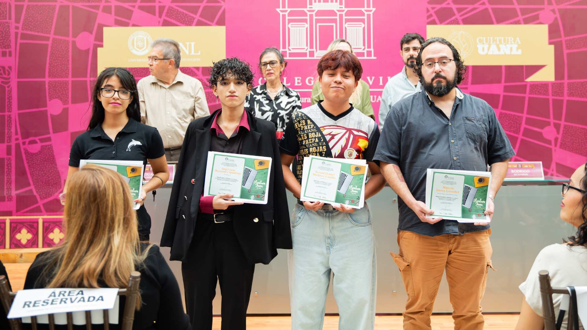 Premian a ganadores del Certamen de Literatura Joven UANL 2025