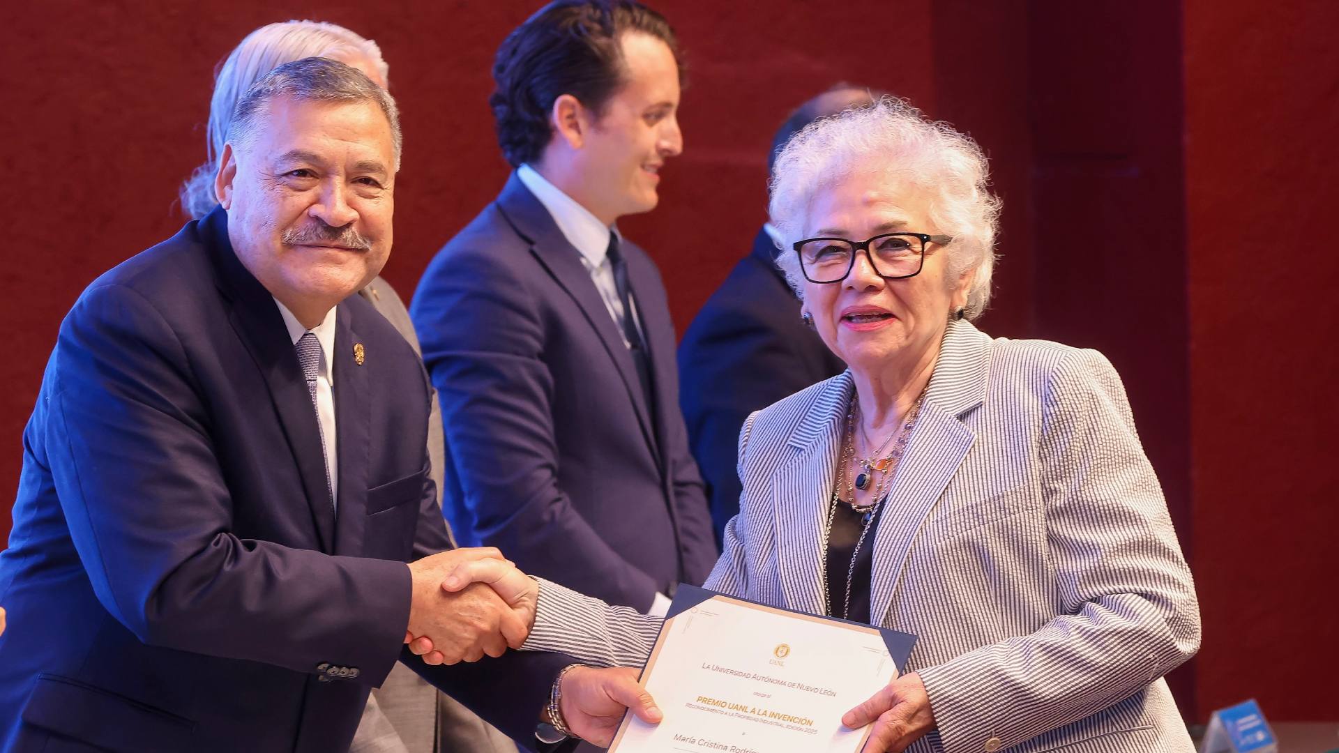 Premia UANL creatividad e innovación de sus inventores