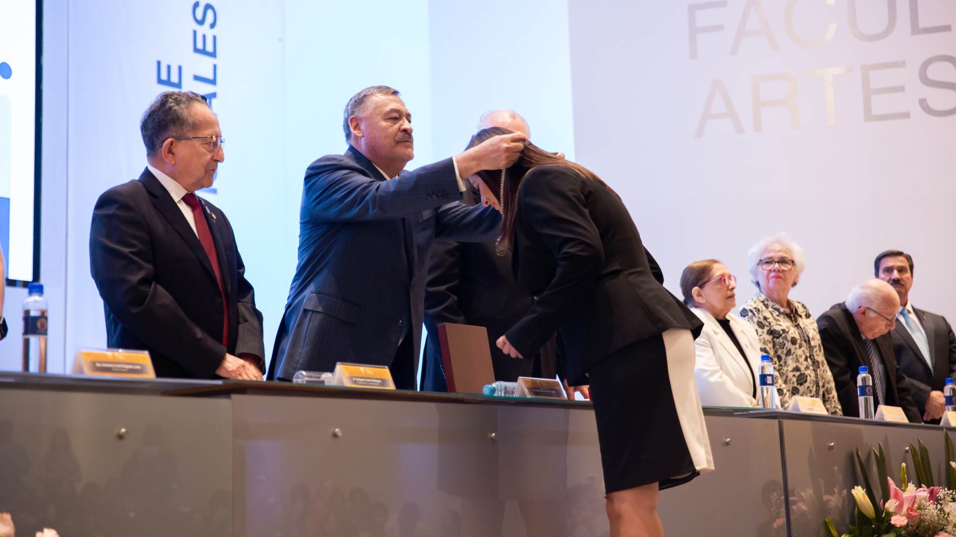 Presenta plan de trabajo nueva directora de FAV
