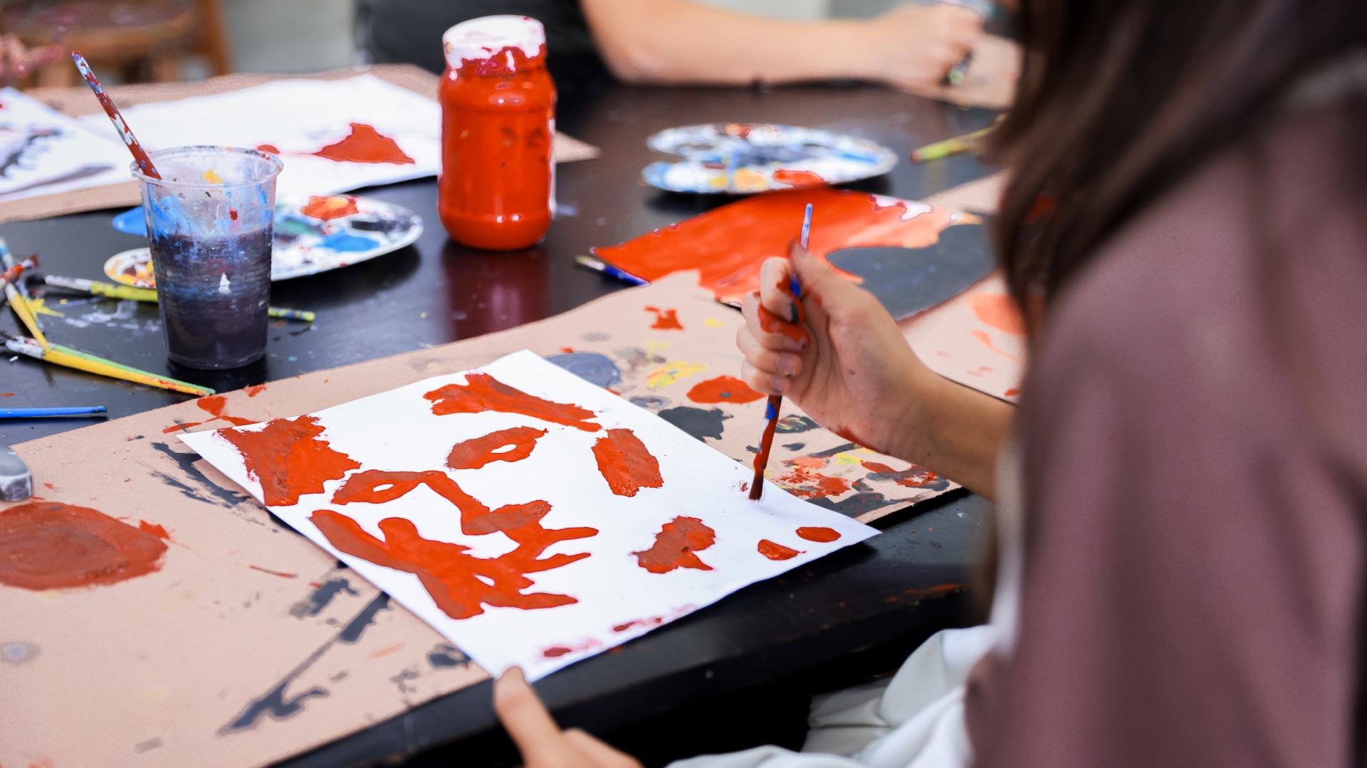 Artes Visuales ofrece en campamento de verano una odisea por las artes