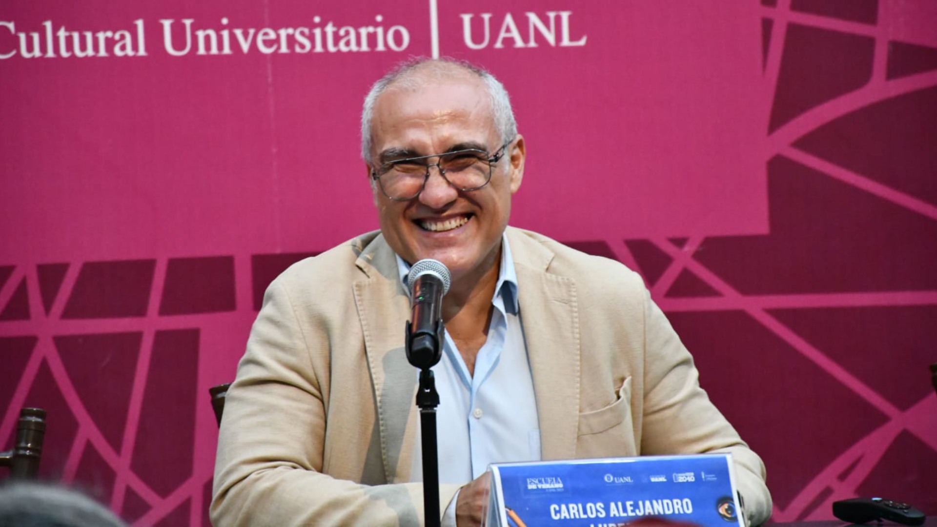 Evocan memoria del teatro al aire libre