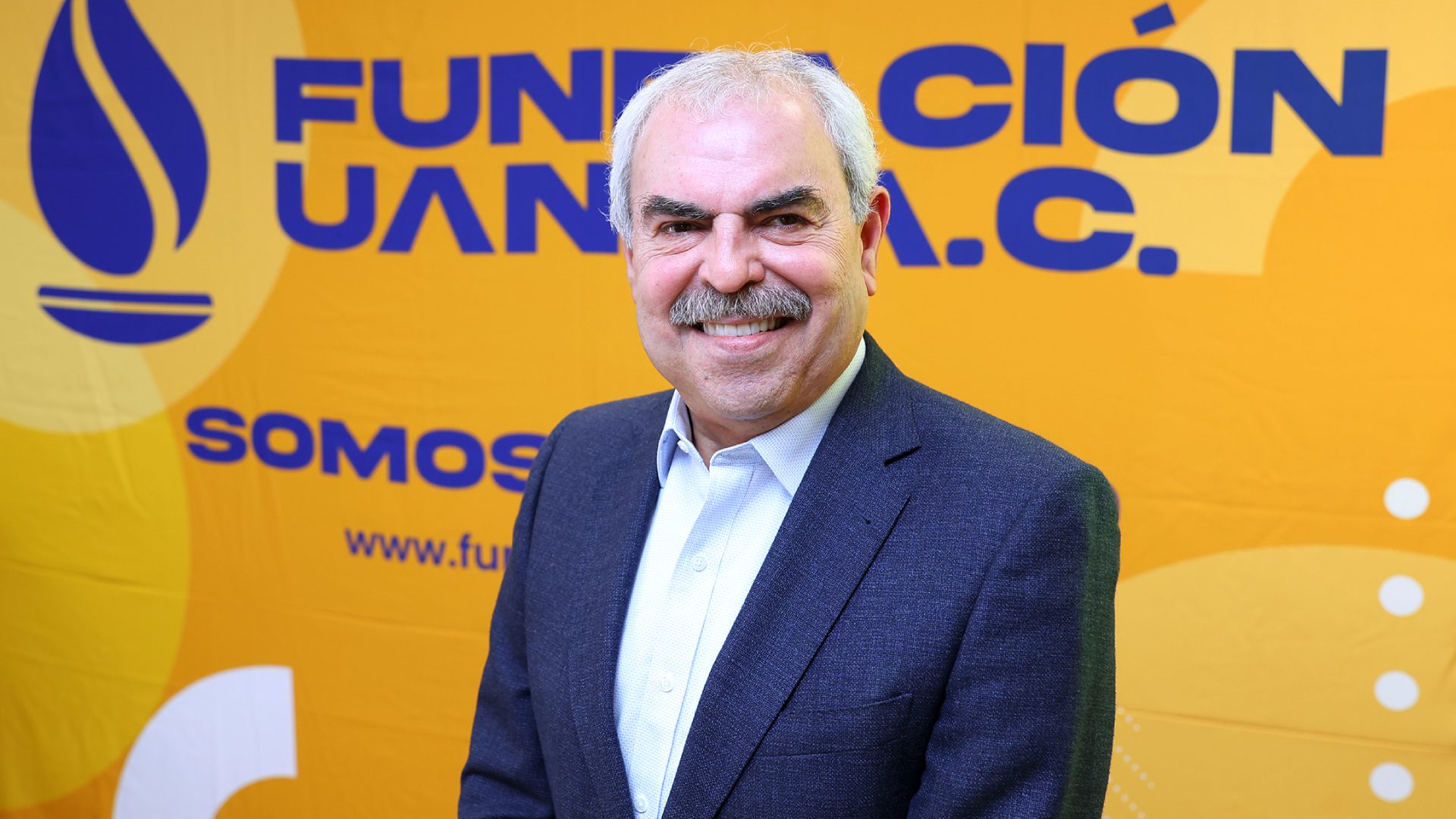 Apadrinan empresarios educación de jóvenes talentosos de la UANL