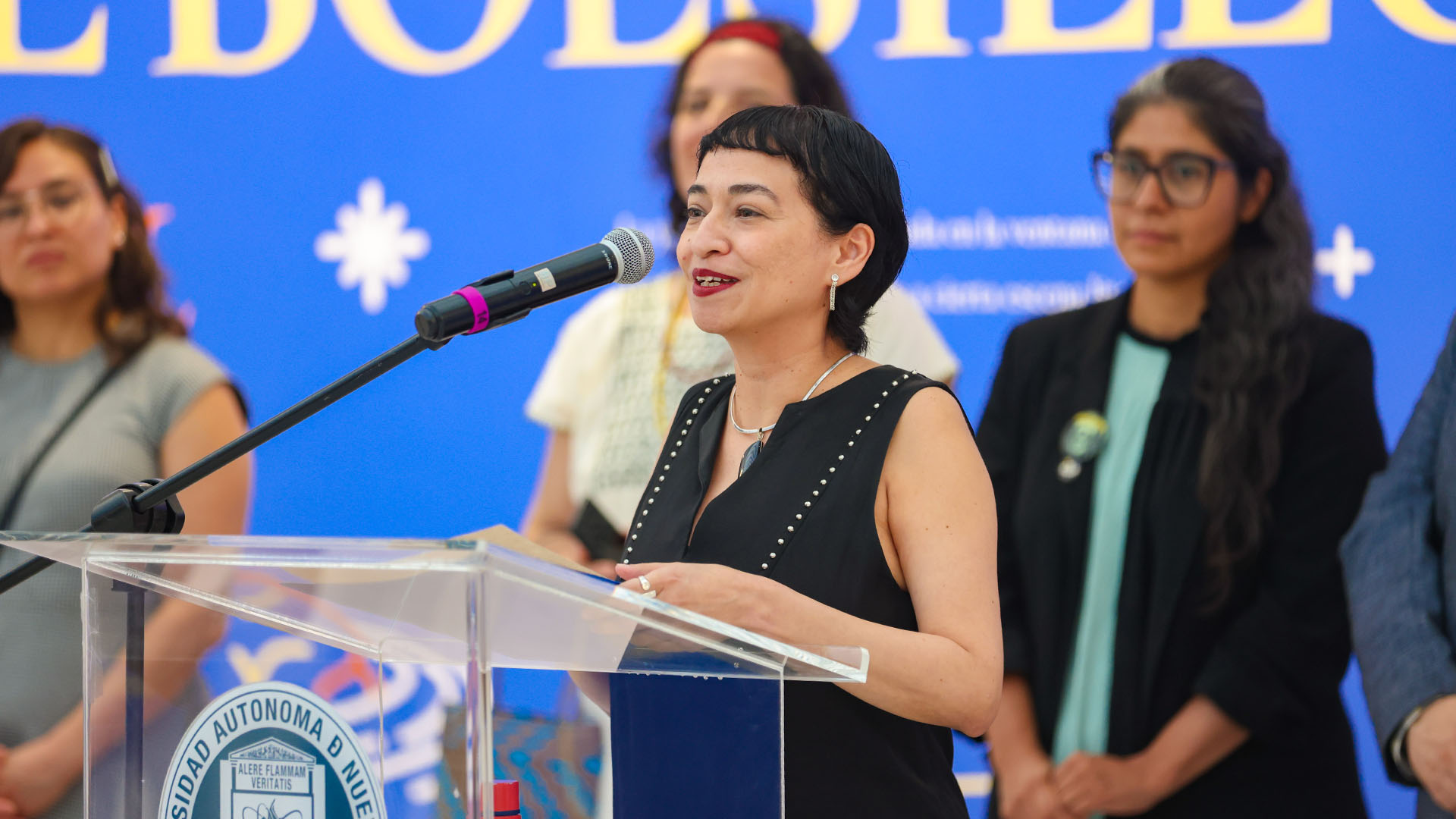 UANL inaugura exposición que celebra la colección Ínsula