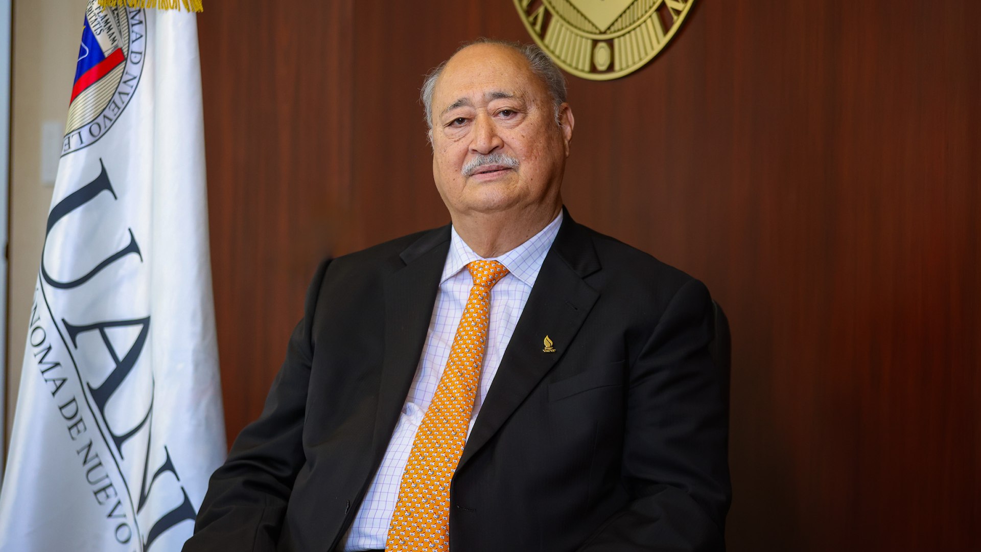 Apadrinan empresarios educación de jóvenes talentosos de la UANL