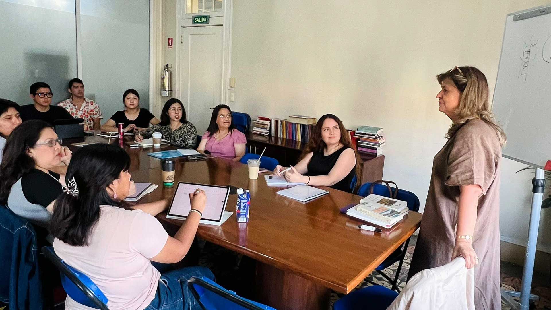 Guía Claudia Guillén a talleristas a construir historias eficaces
