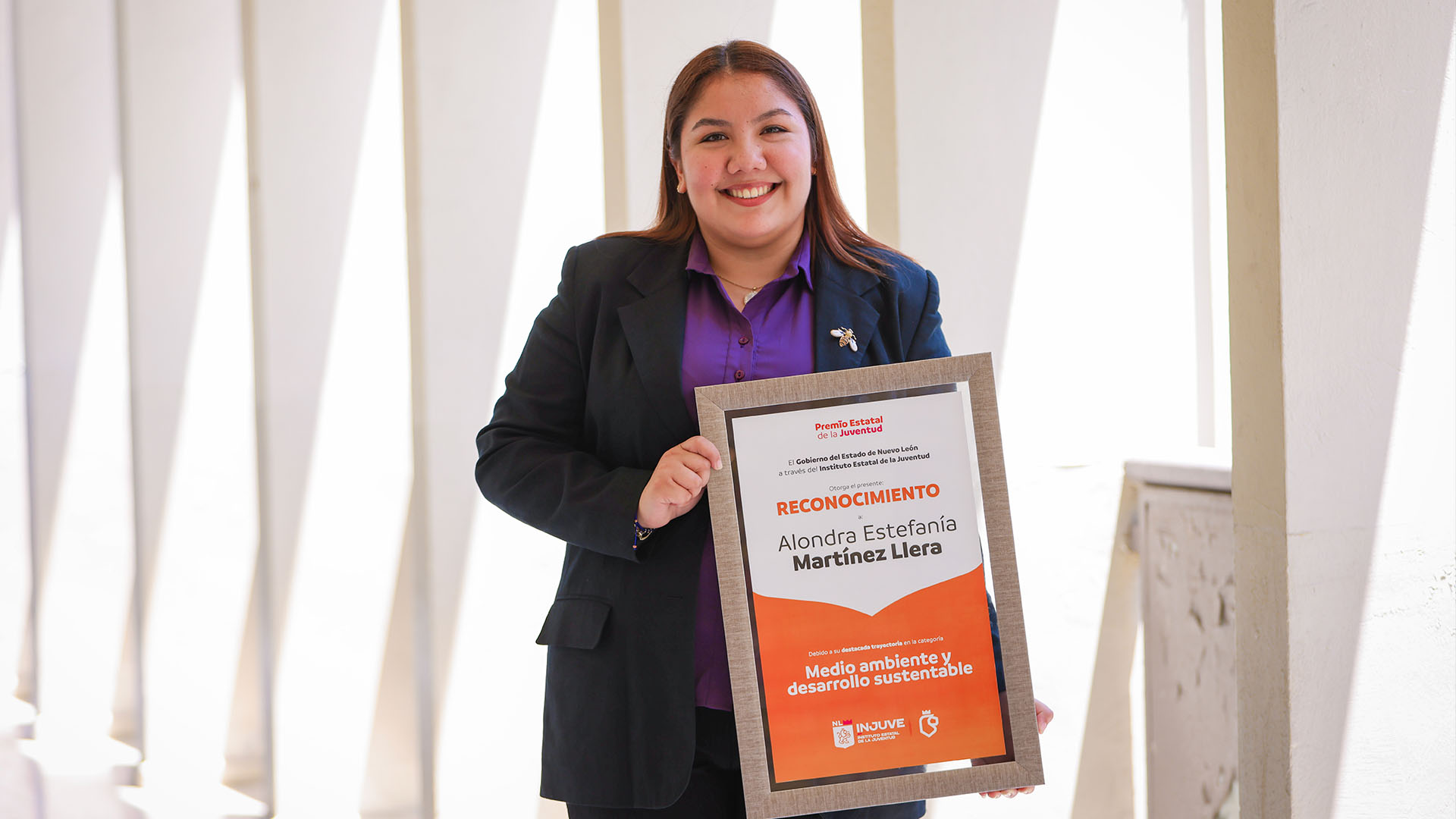 Egresada de Trabajo Social recibe el Premio Estatal de la Juventud por proyectos ambientales