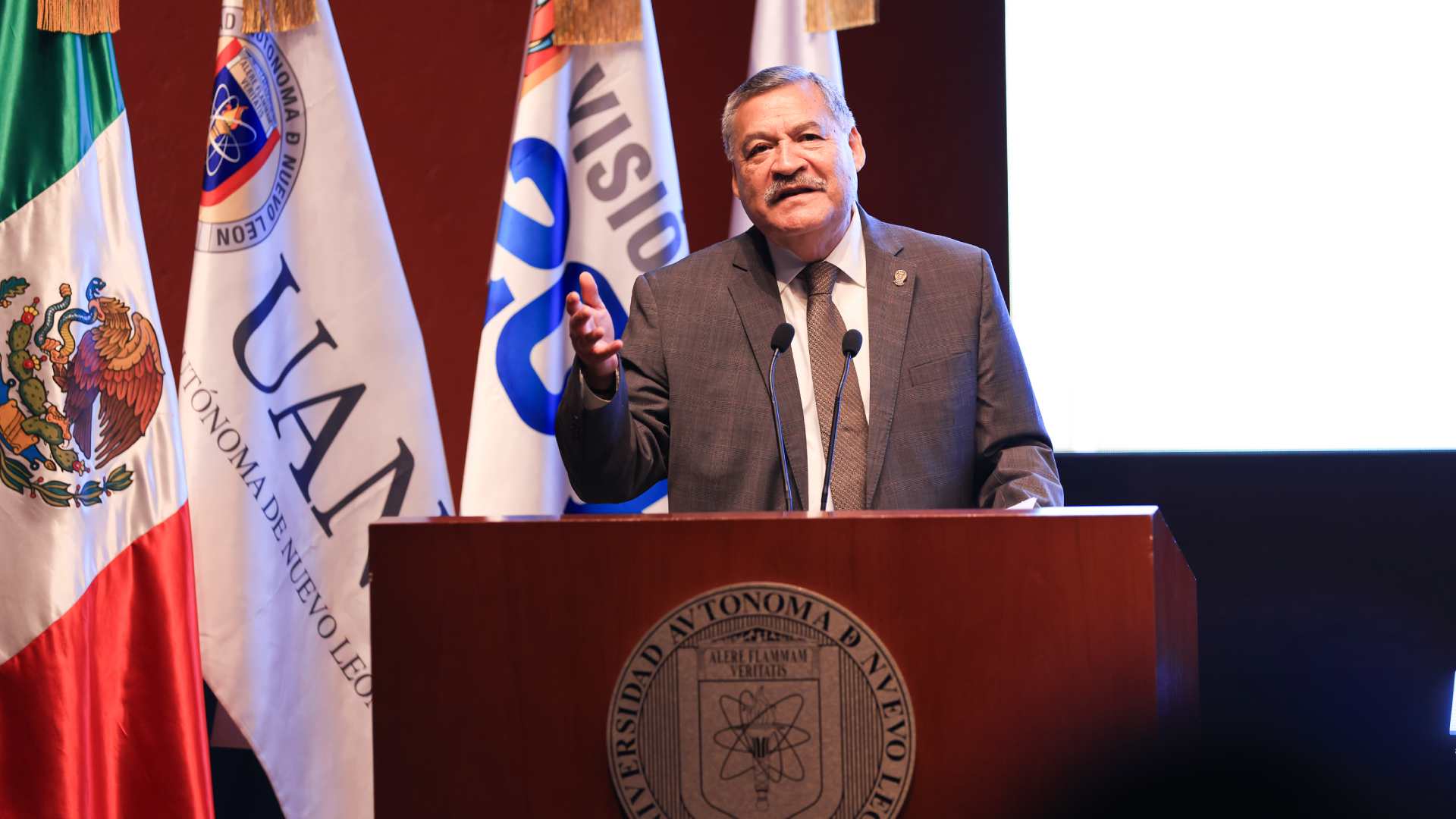 Es su talento académico orgullo universitario