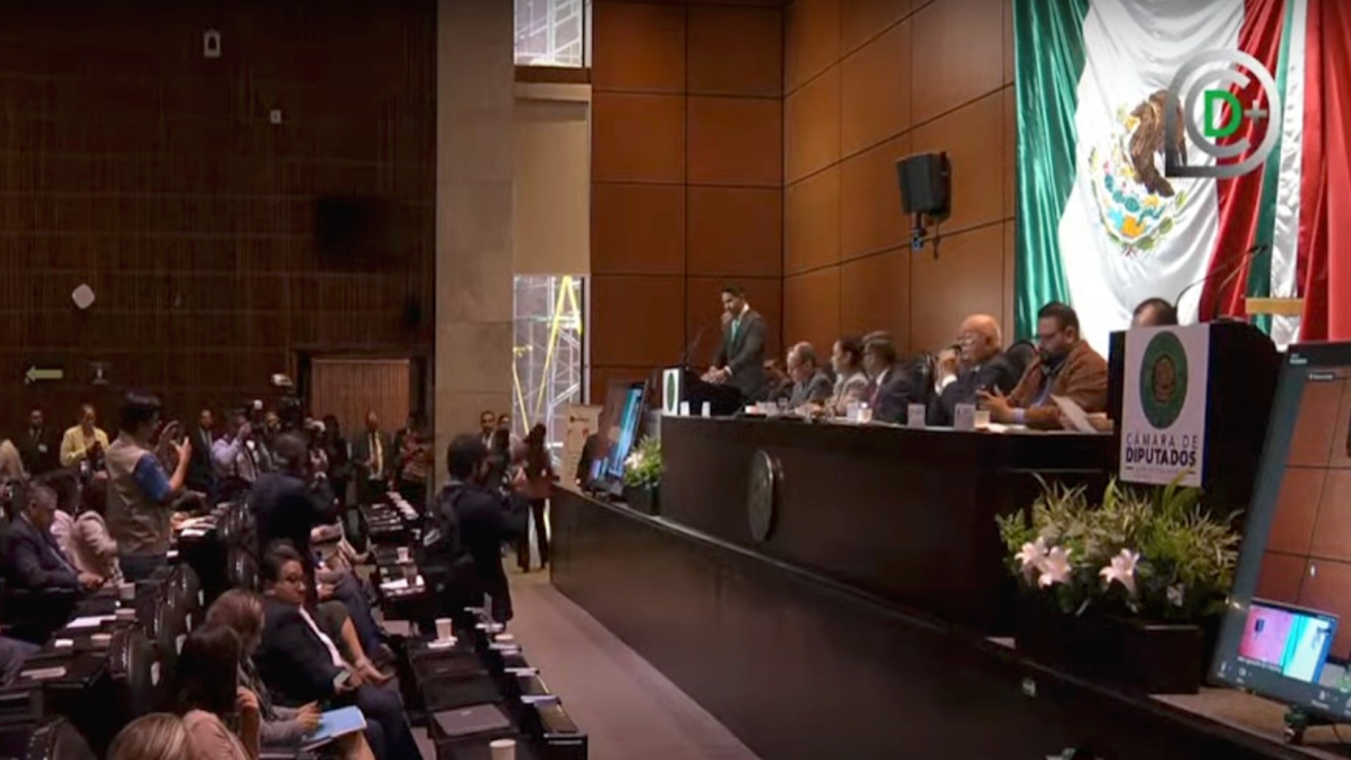 Acude UANL a rendición de cuentas en Cámara de Diputados