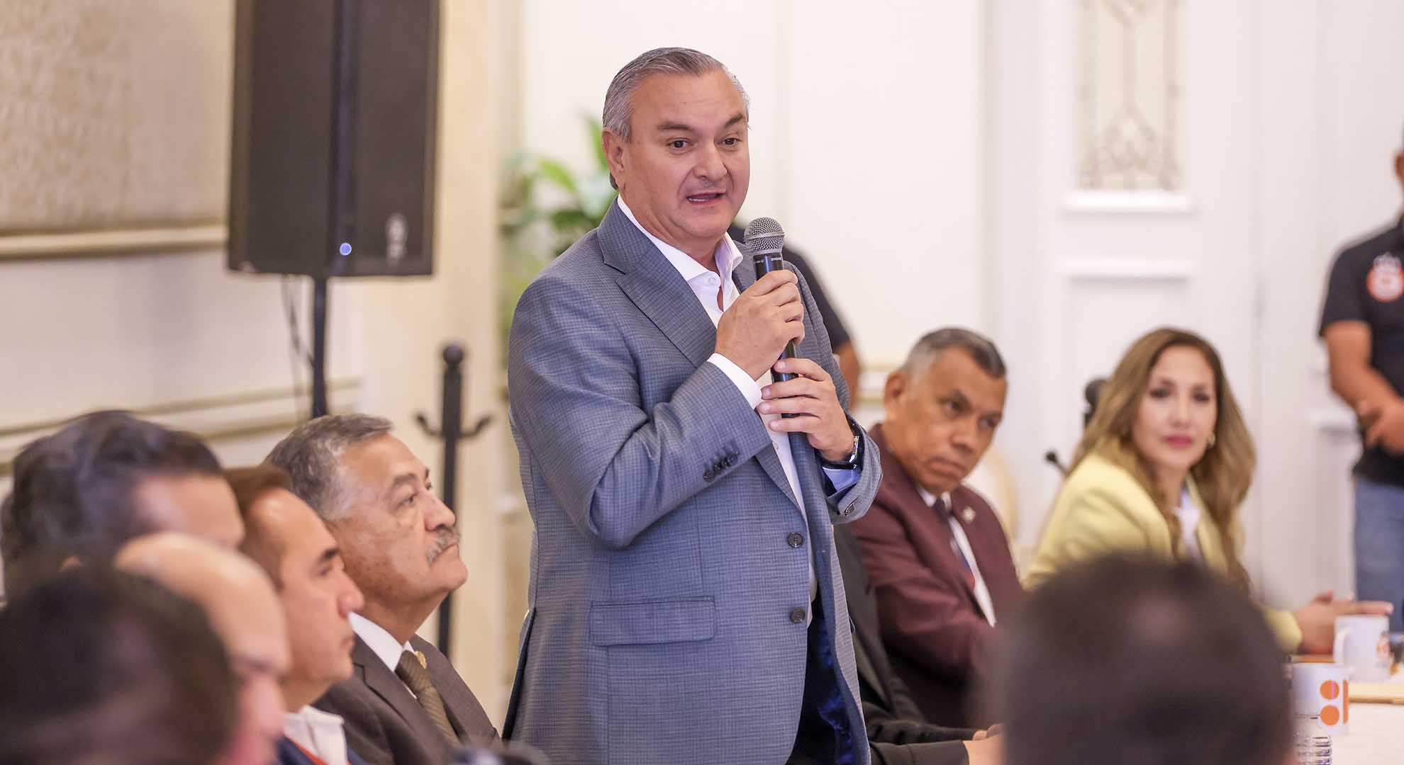 Firman pacto por la educación de los jóvenes de Guadalupe