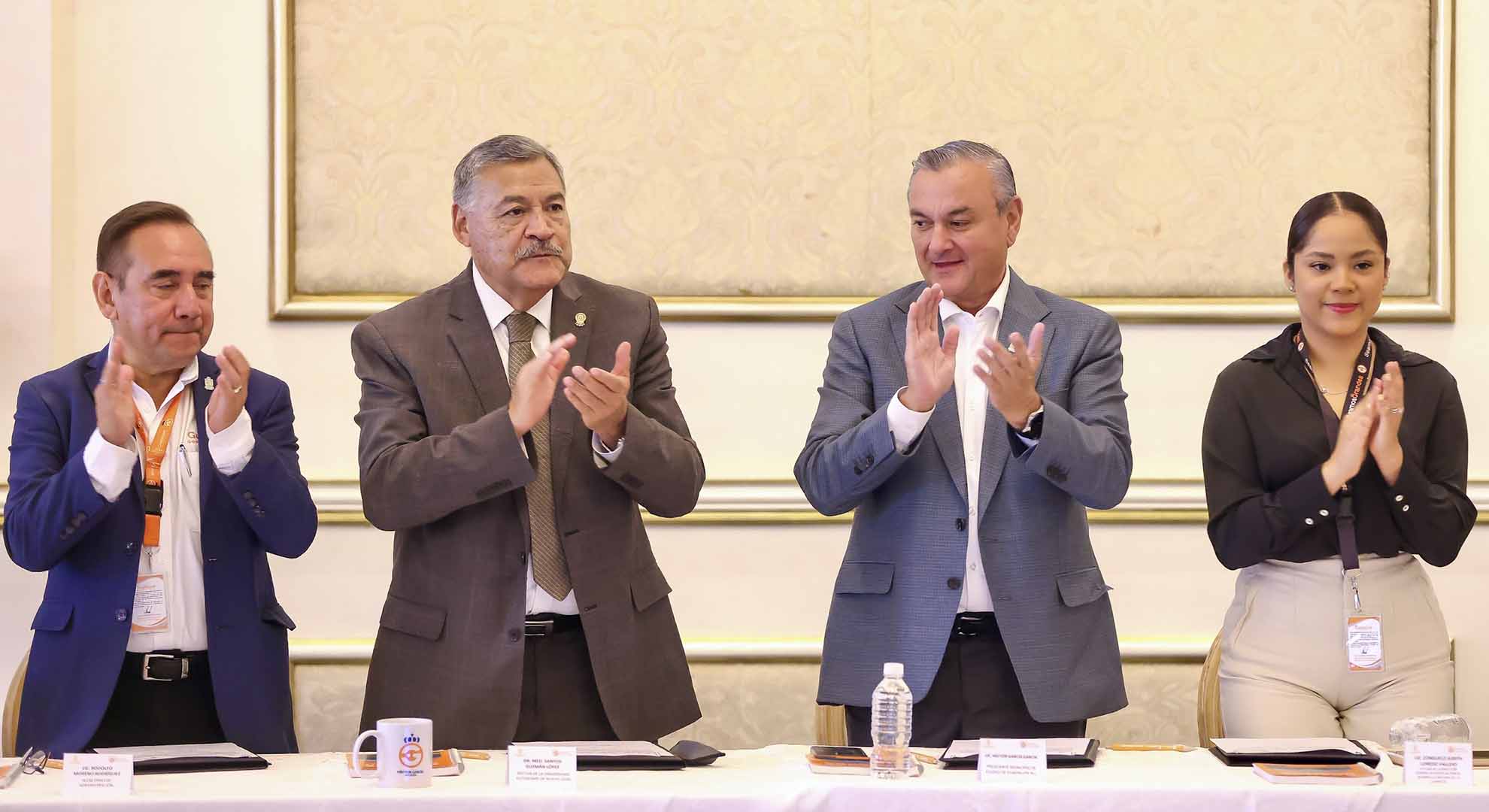 Firman pacto por la educación de los jóvenes de Guadalupe