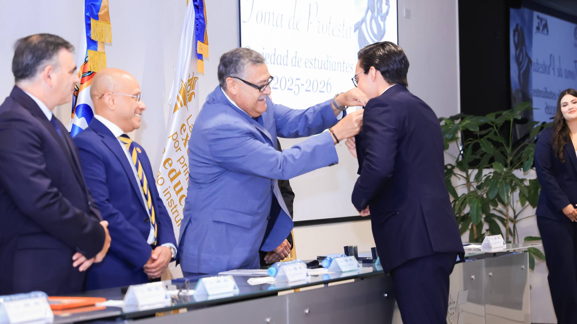 Motiva bienestar animal a mesa directiva de FMVZ
