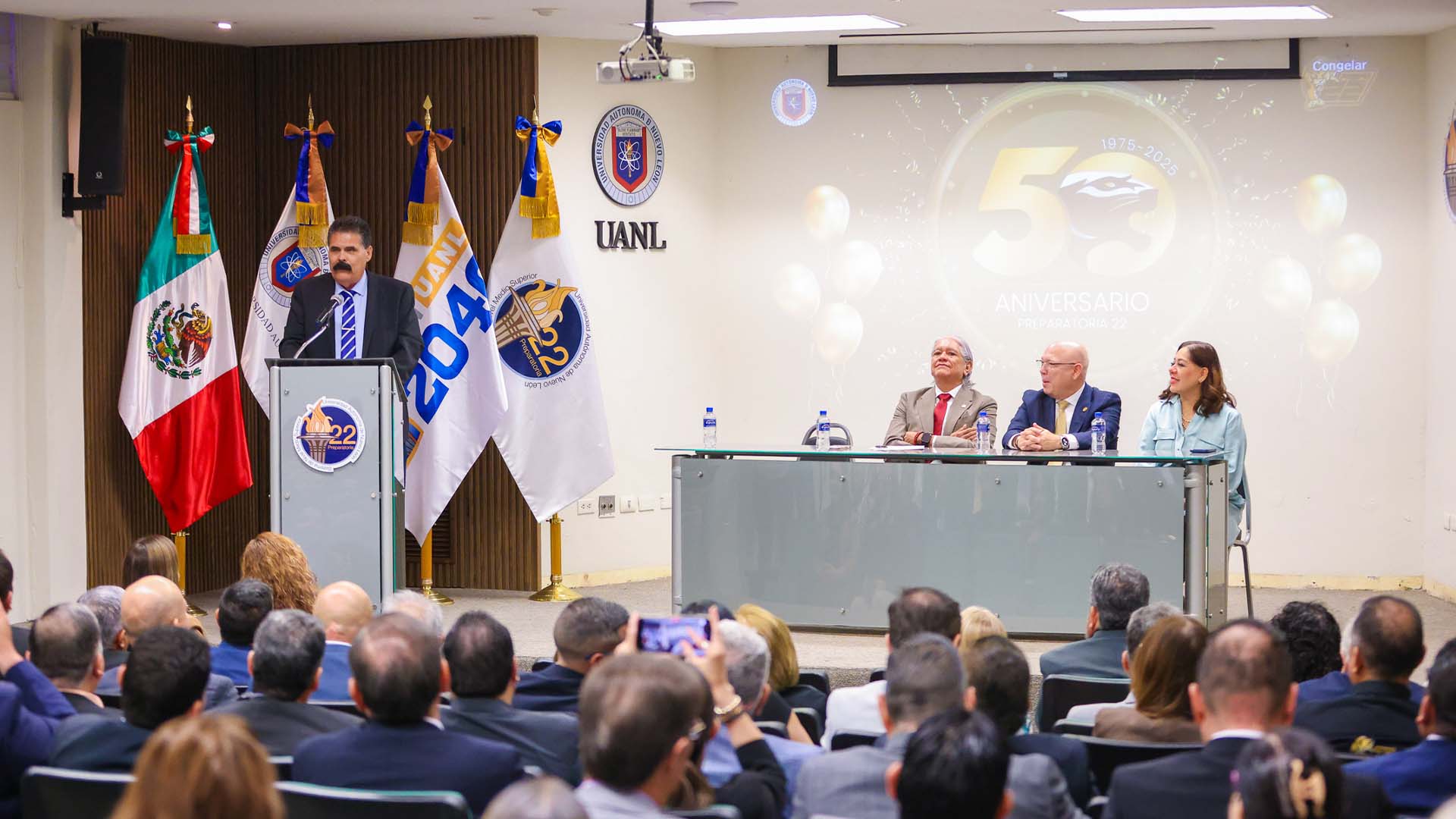 Reconoce Preparatoria 22 a sus fundadores en festejos por sus 50 años