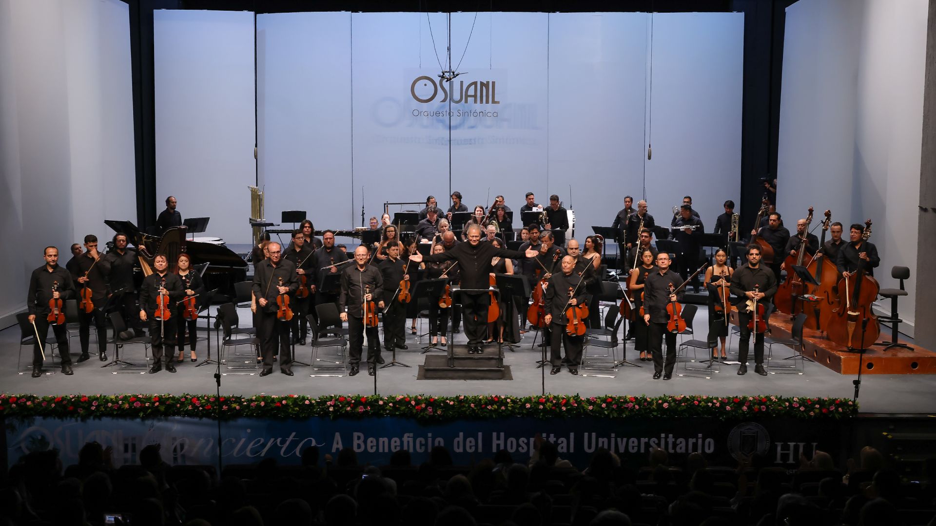 Debuta el tenor Andrés Moreno en gala lírica a beneficio del HU