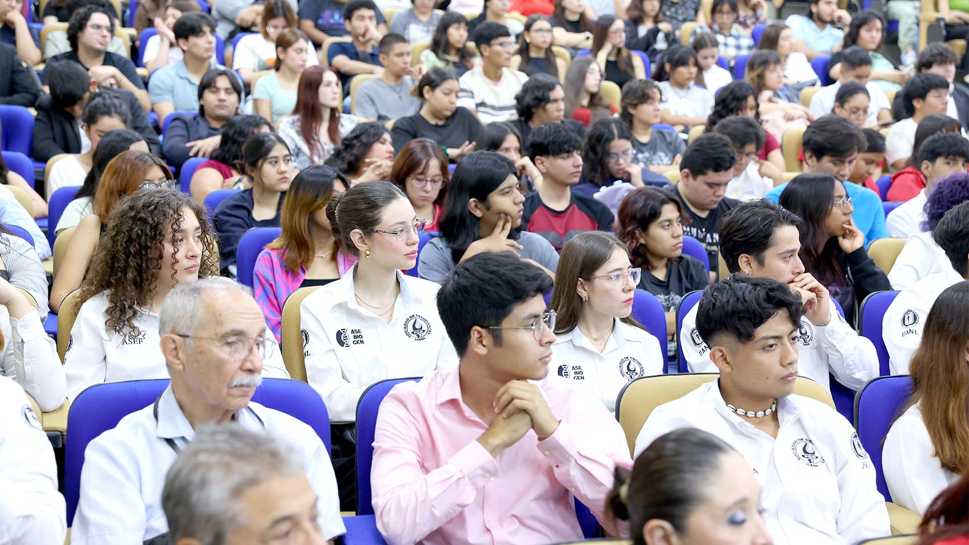Promueve Reyes Tamez ejercicio profesional al servicio del bien común