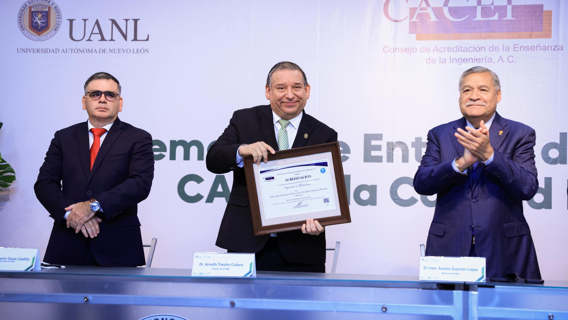 Acreditan programa de Ingeniería Mecatrónica