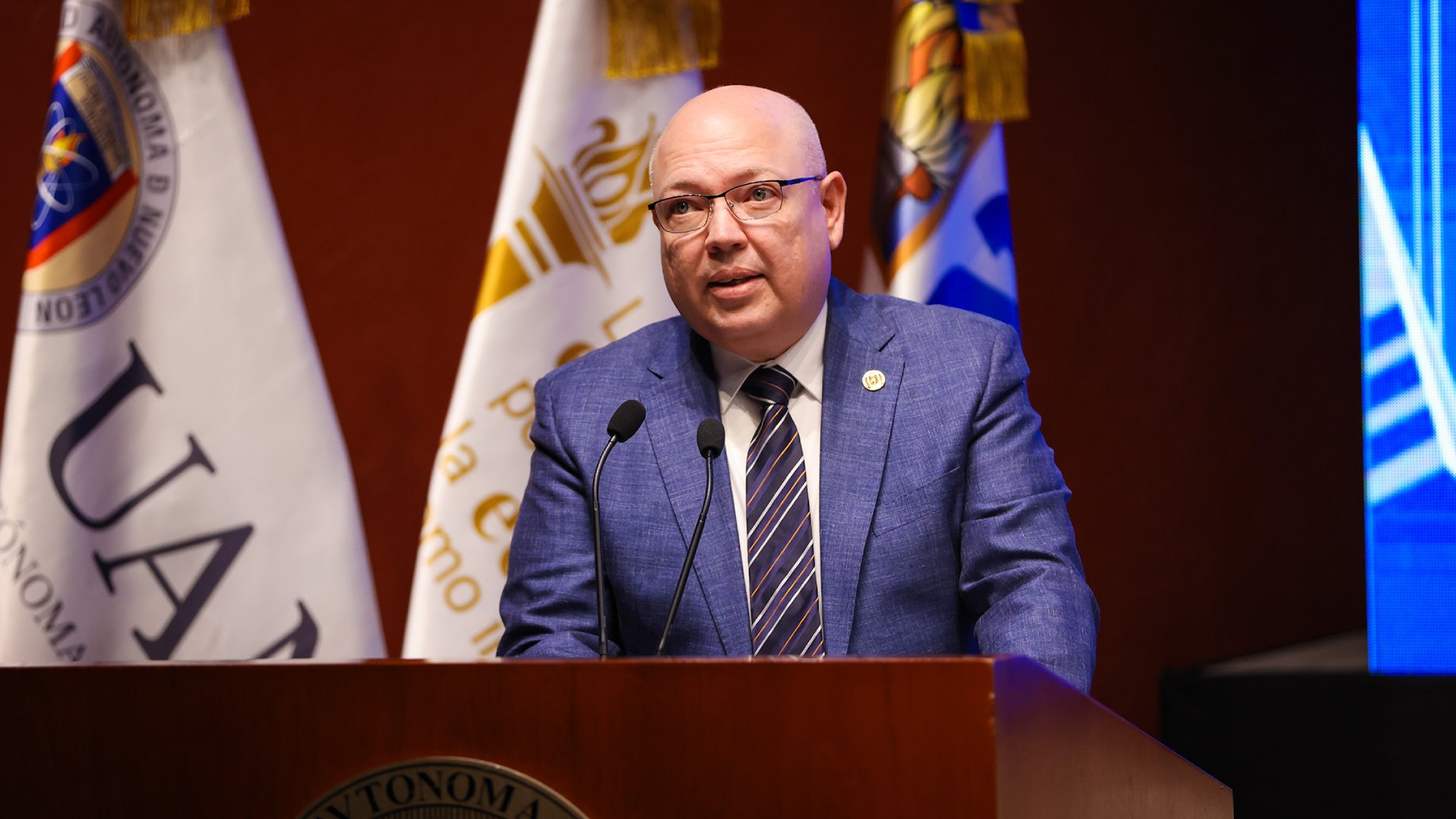 Concluyen preparatoria en programa de inclusión social de UANL