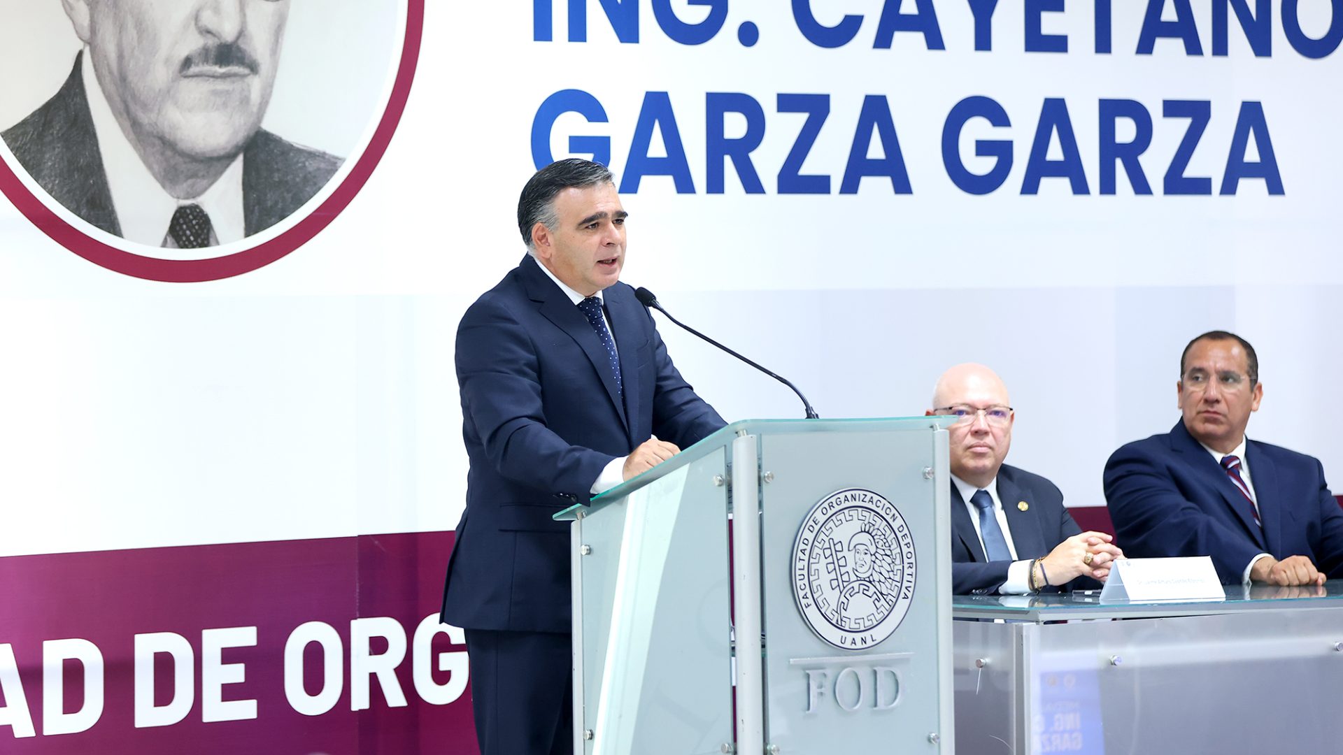 Distingue la UANL trayectoria de Melody Falcó