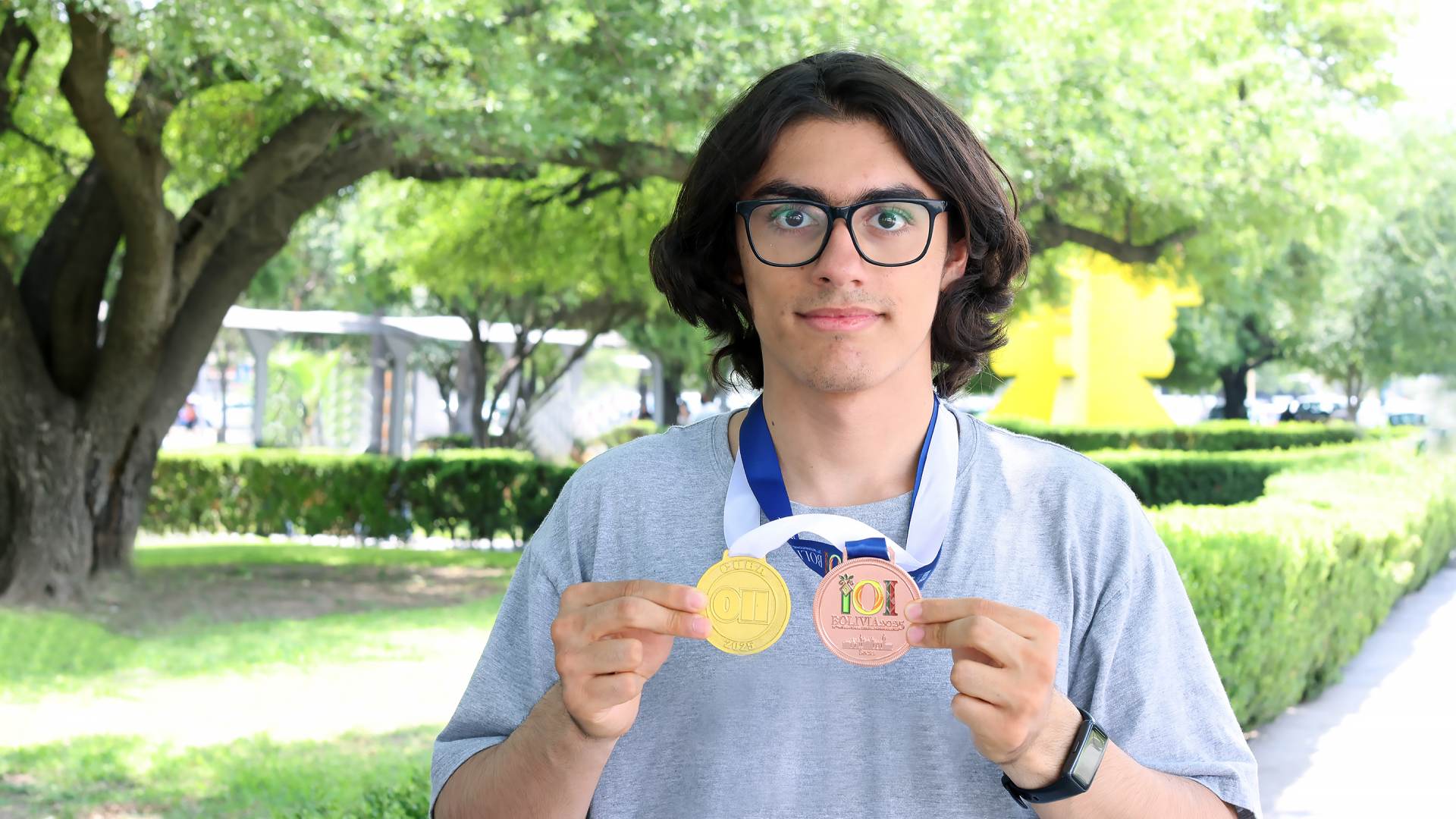Gana medalla de bronce en Olimpiada de Informática en Bolivia