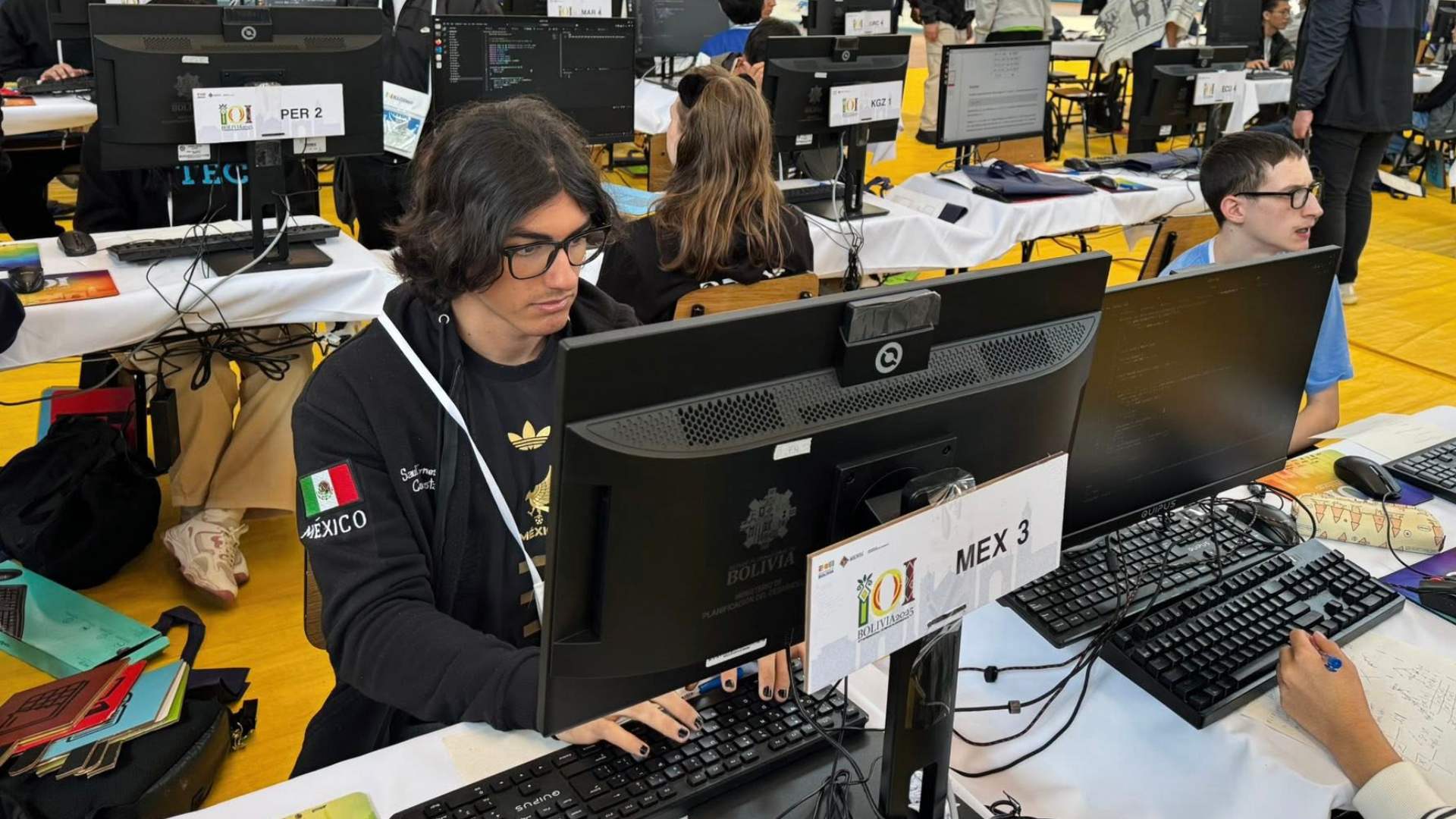 Gana medalla de bronce en Olimpiada de Informática en Bolivia