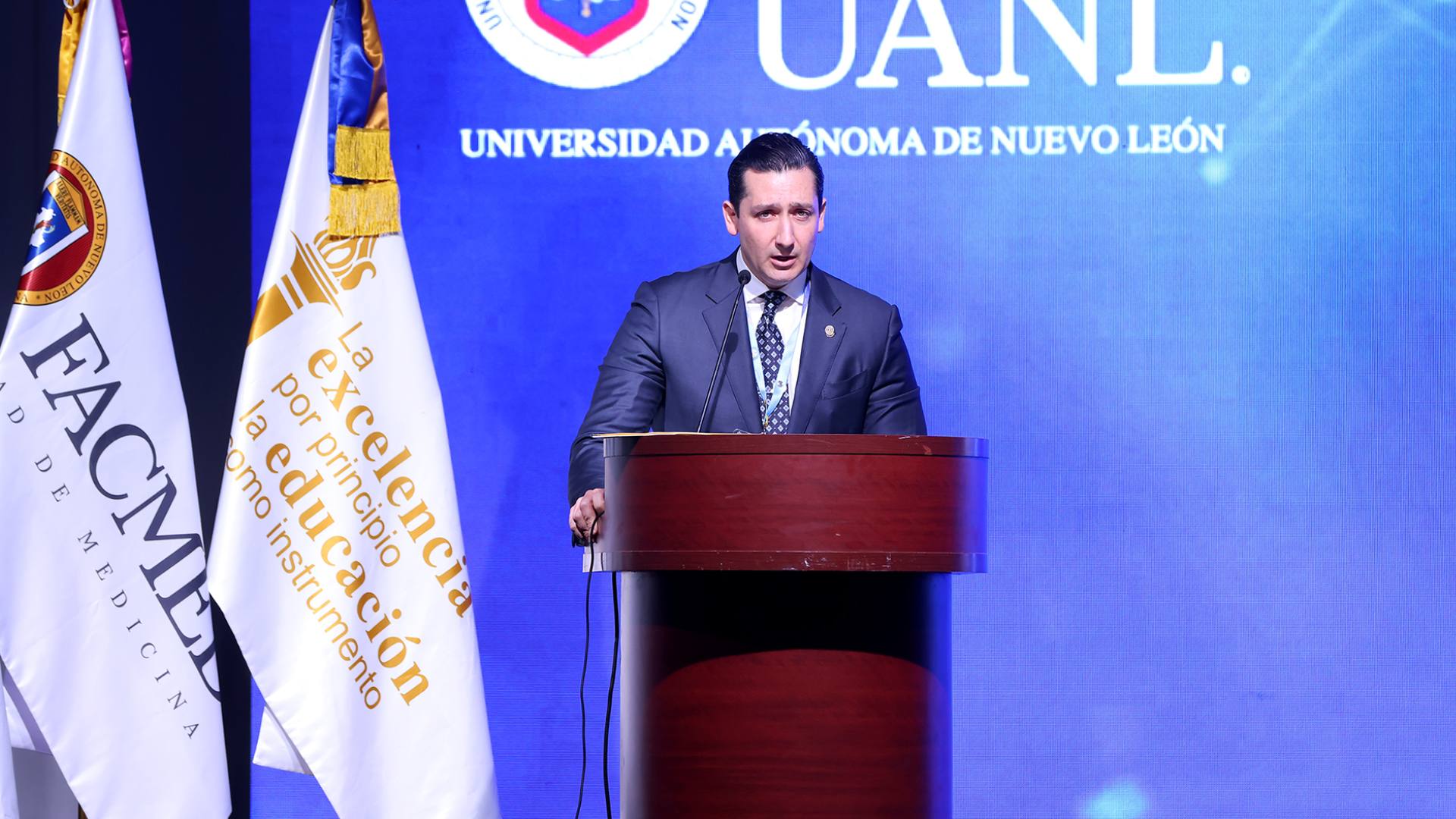 Exponen en congreso hallazgos de una nueva era en la medicina