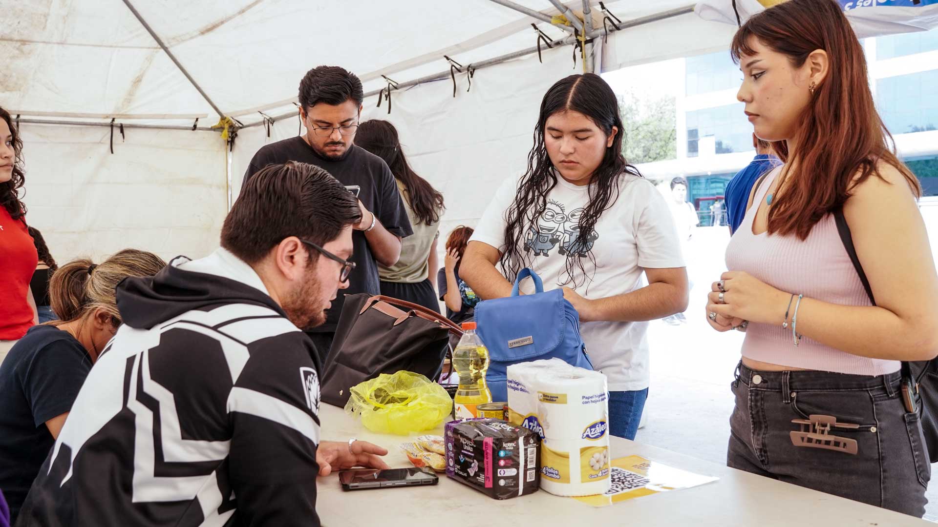 UANL activa campaña “Mano Cadena” para damnificados