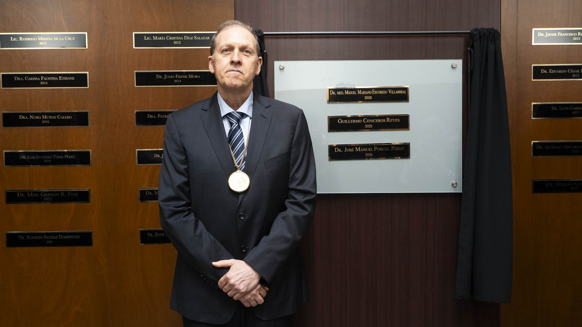 Distinguen logros en la medicina, docencia y arte con la medalla “Dr. José Eleuterio González”