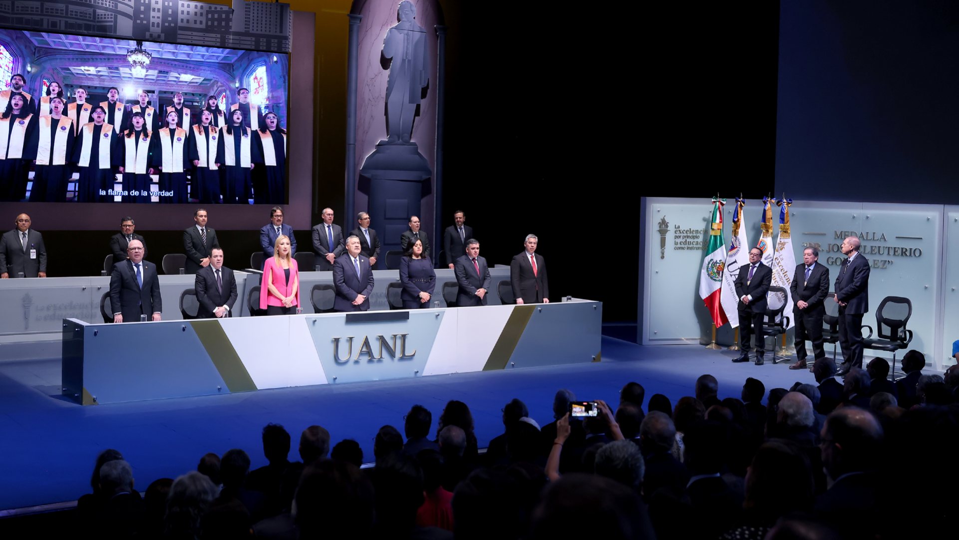 Distinguen logros en la medicina, docencia y arte con la medalla “Dr. José Eleuterio González”