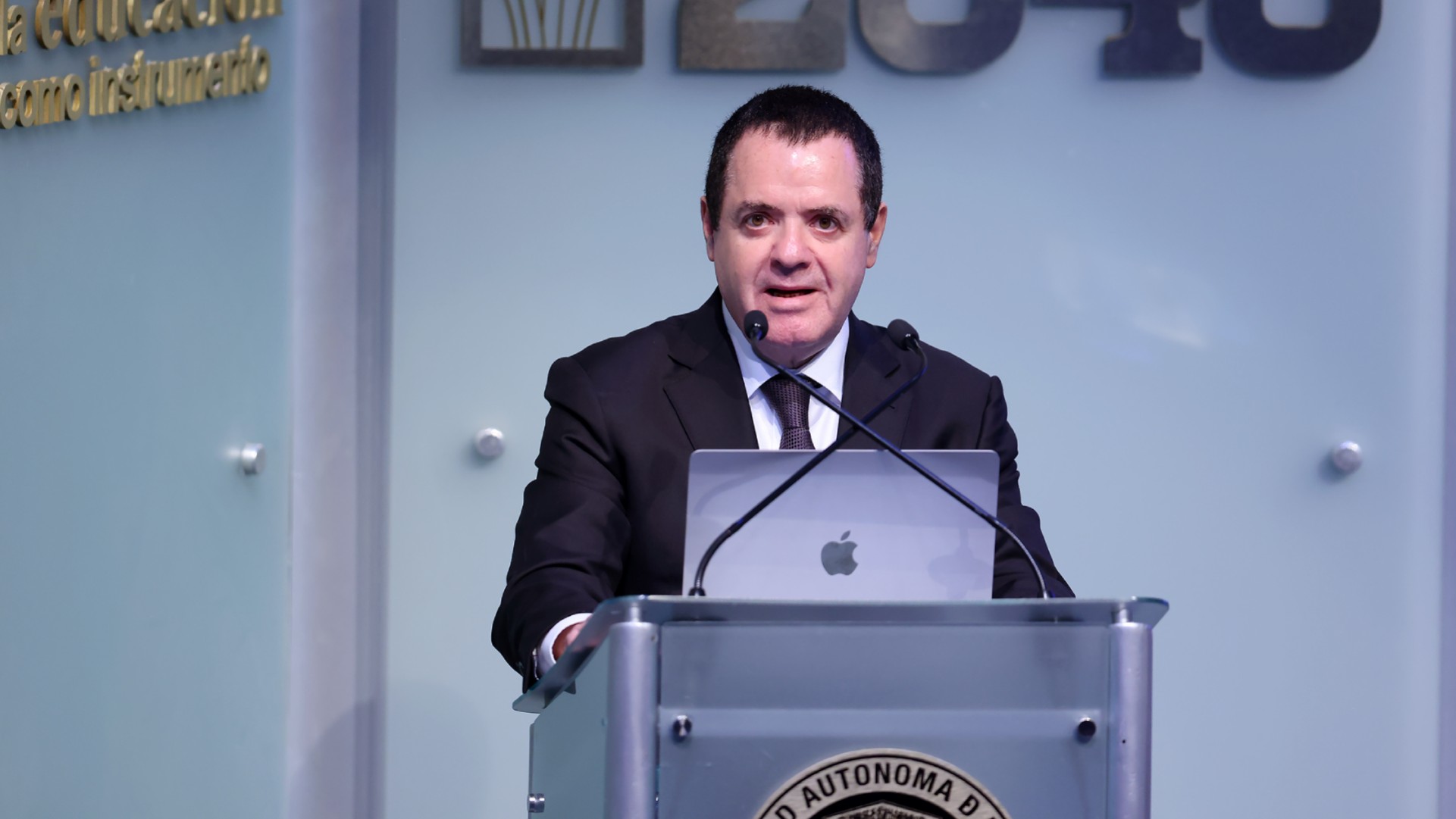 Distinguen logros en la medicina, docencia y arte con la medalla “Dr. José Eleuterio González”