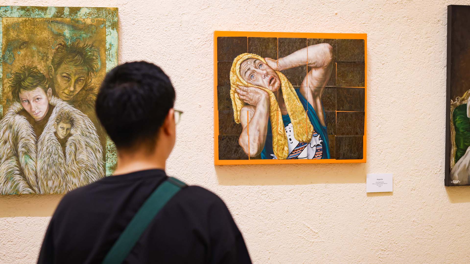 Invade arte instalaciones de la BURRF