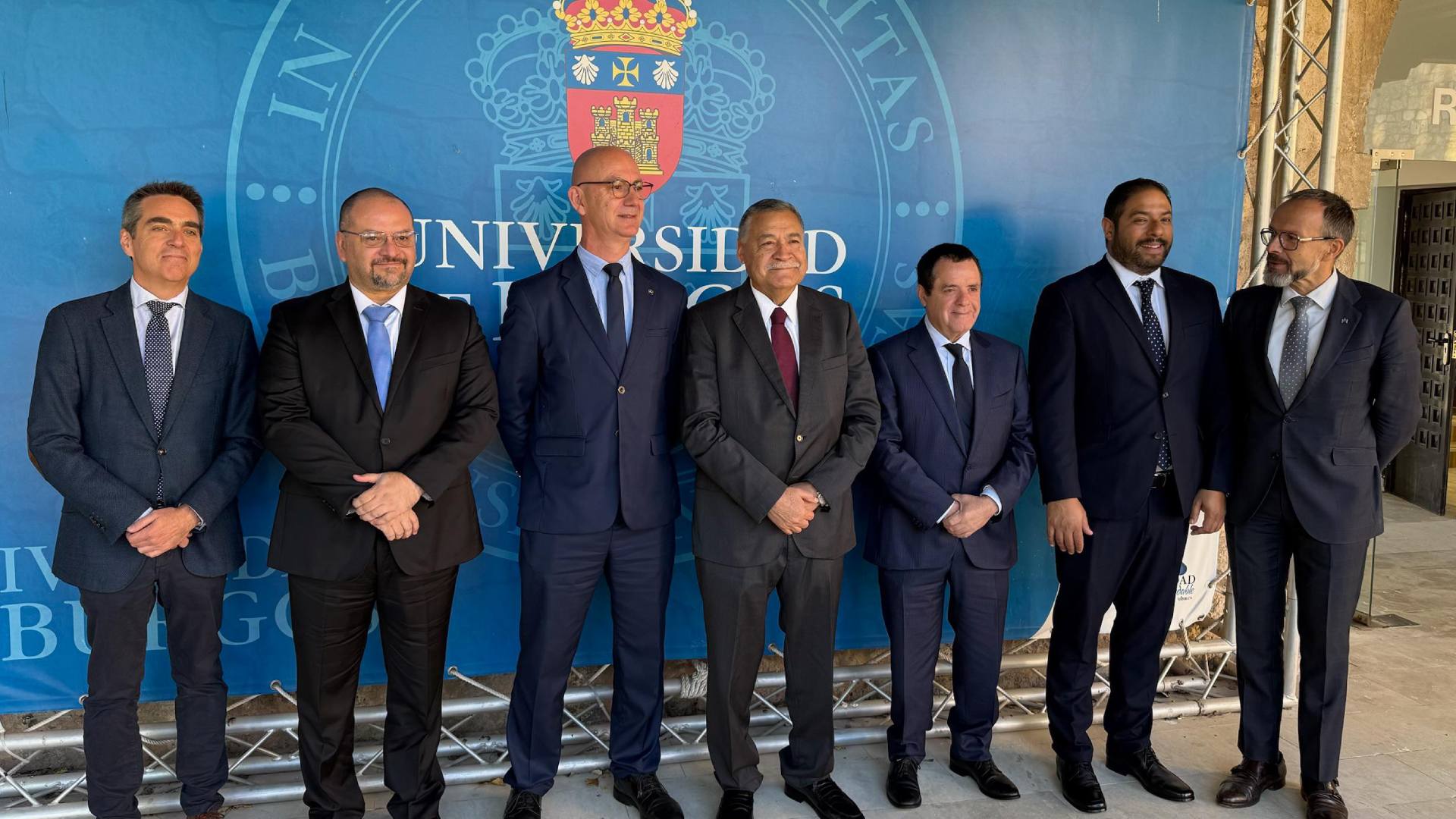 Firma UANL convenio con Universidad de Burgos en el campo de la medicina