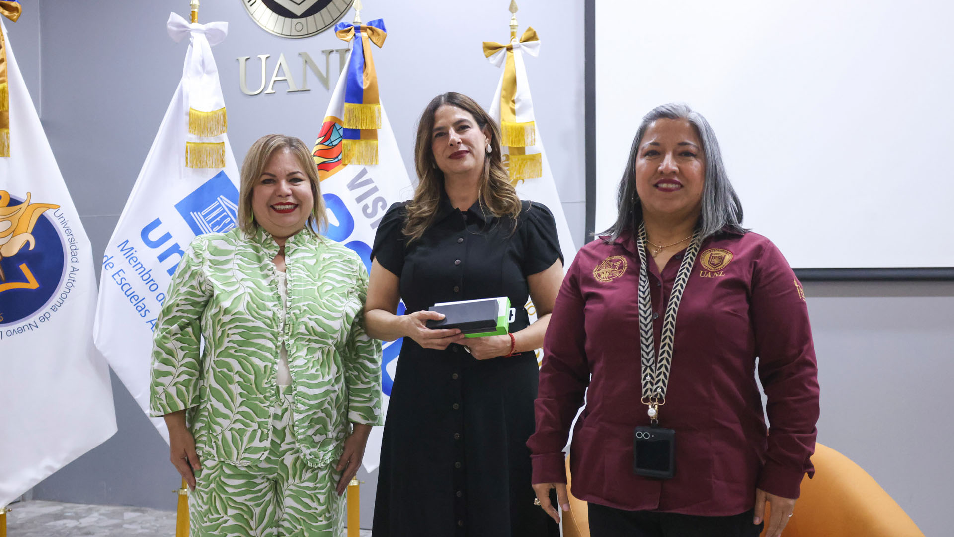 Hacia nuevos aprendizajes: 2ª. Jornada de Innovación Educativa