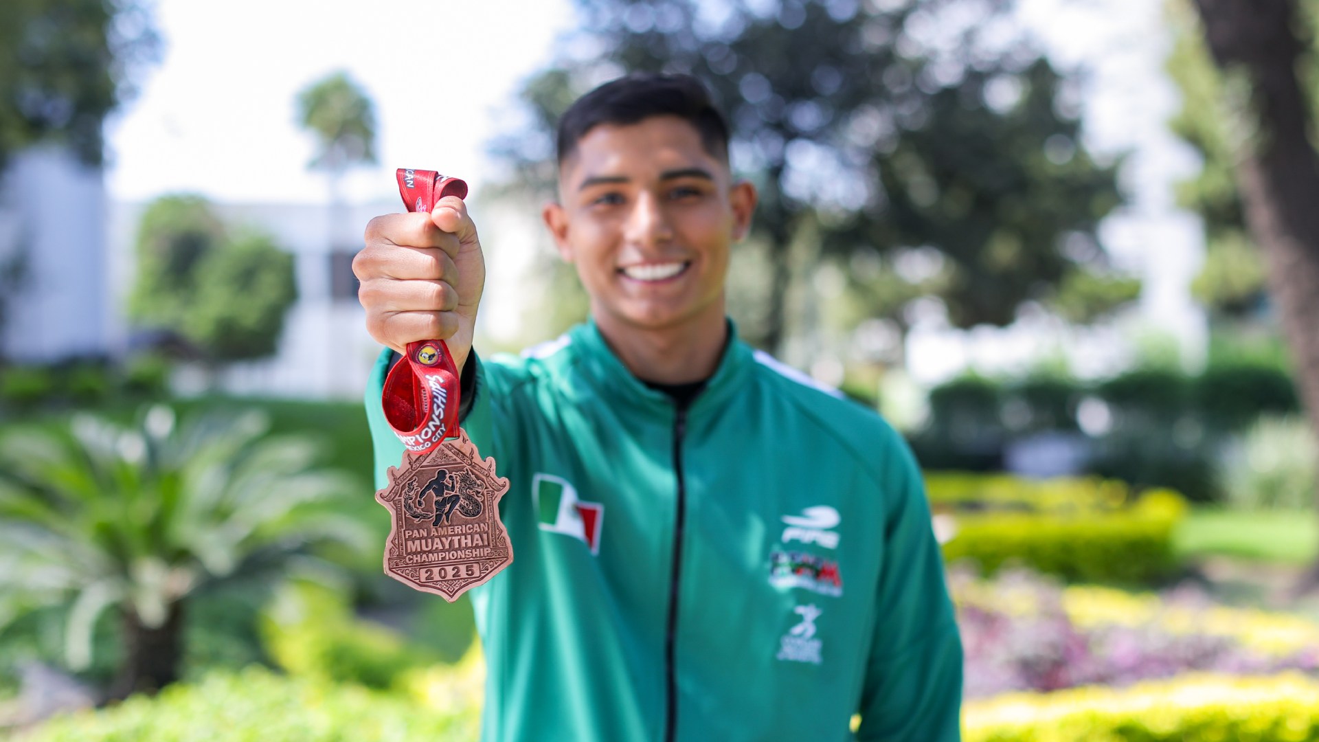 Gana peleador de UANL bronce en Campeonato Panamericano de Muaythai