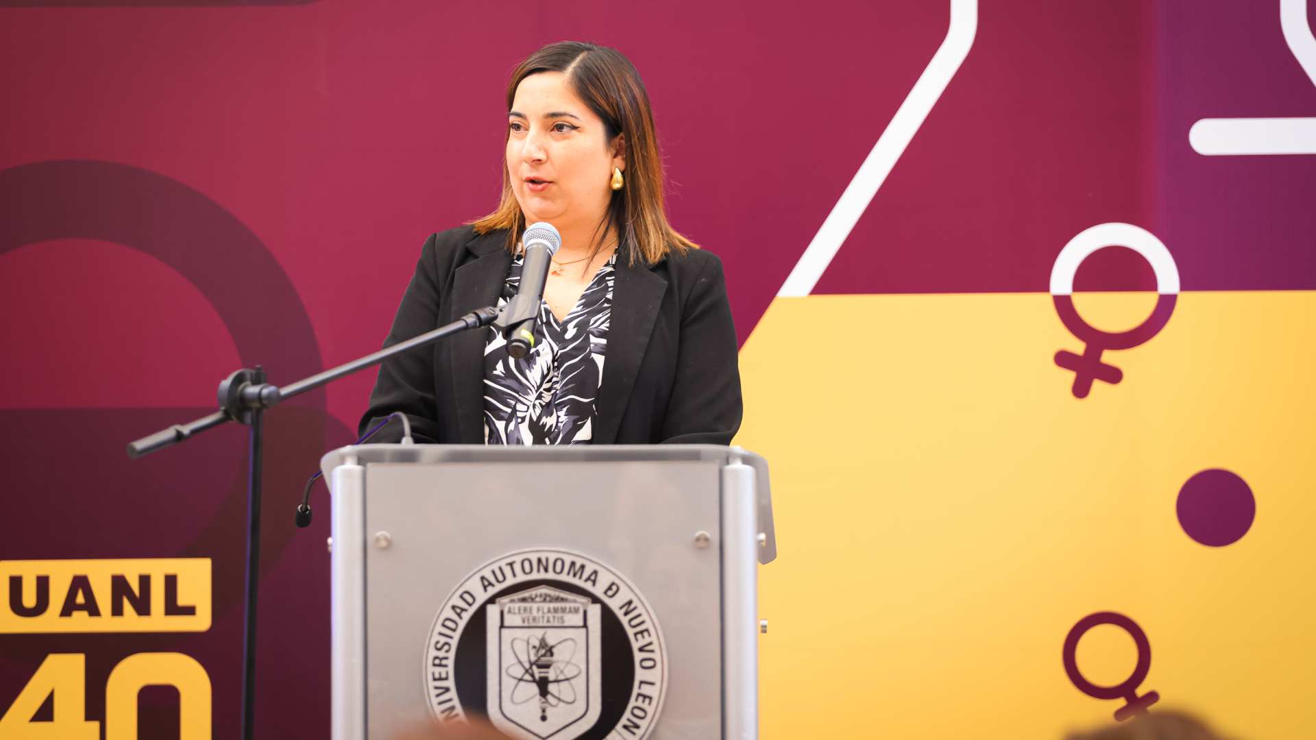 Introduce UANL a 1 mil 700 mujeres en proyectos de ciencia
