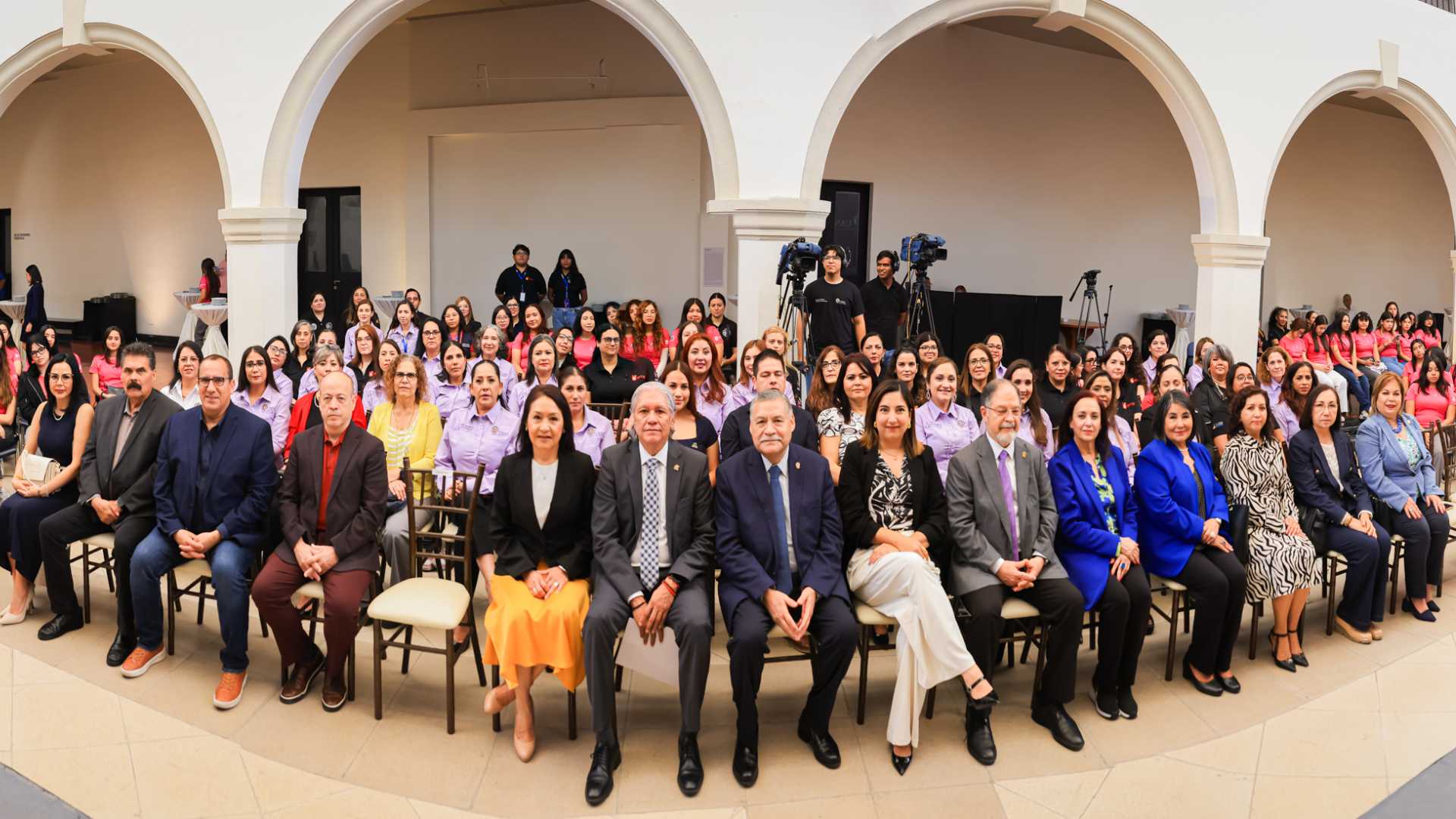 Introduce UANL a 1 mil 700 mujeres en proyectos de ciencia