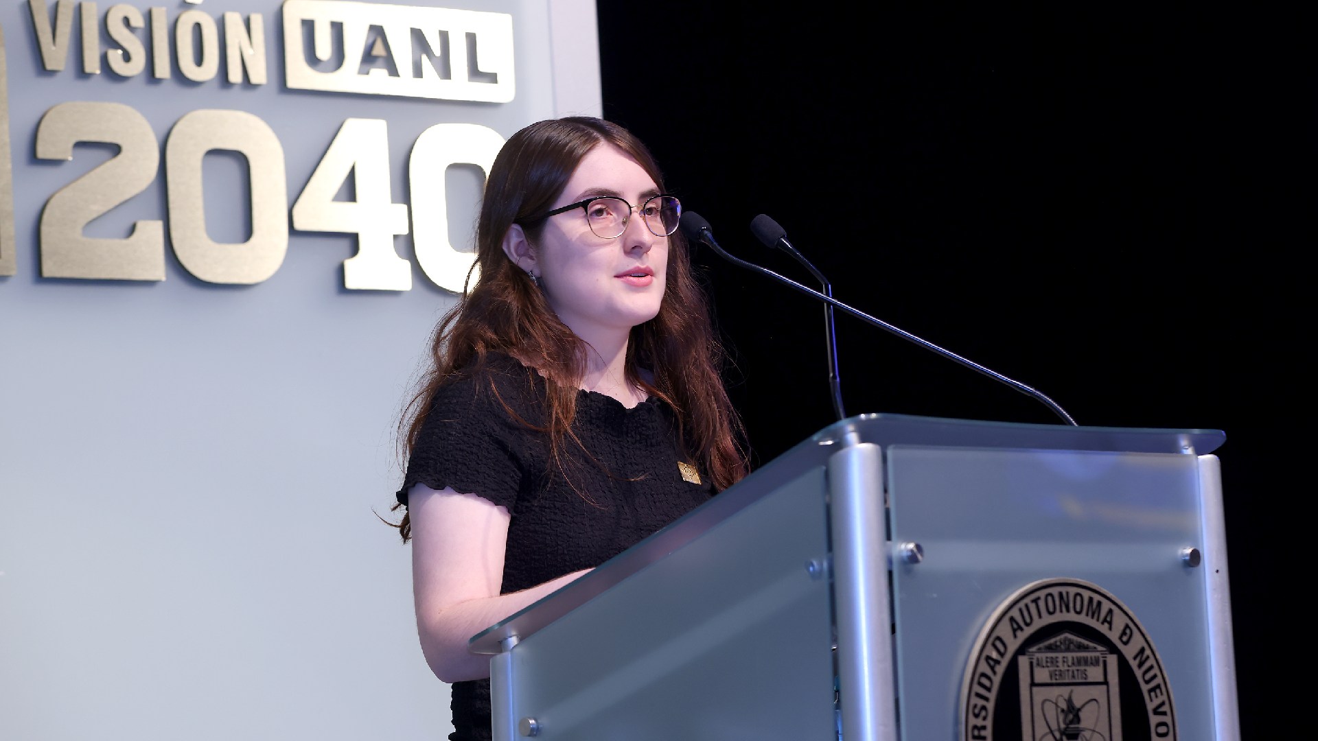 Destacan egresados de la UANL en el Premio Ceneval 2024