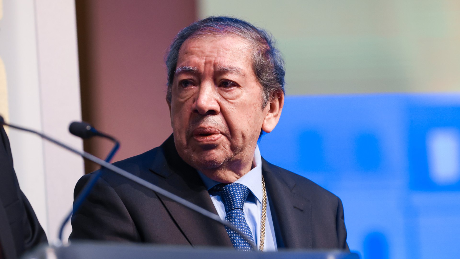 Celebra UANL visión humanista en murales de Guillermo Ceniceros