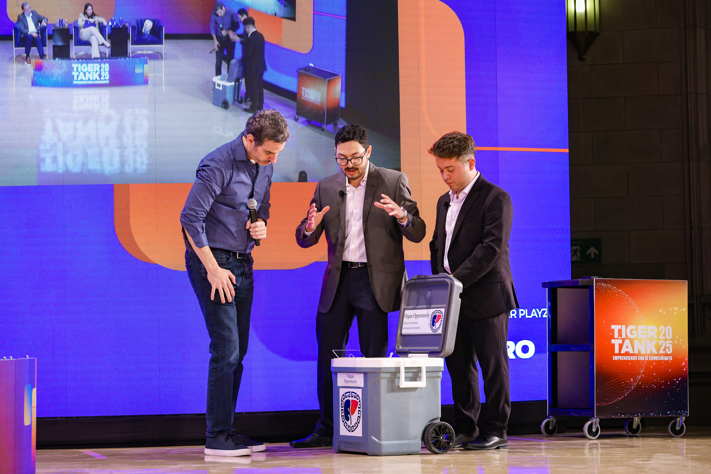 Reconoce UANL ideas emprendedoras en el Tiger Tank 2025