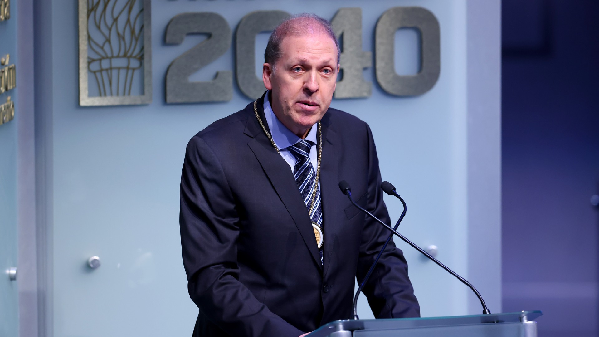 Honra UANL su impulso al estudio de las enfermedades pleurales