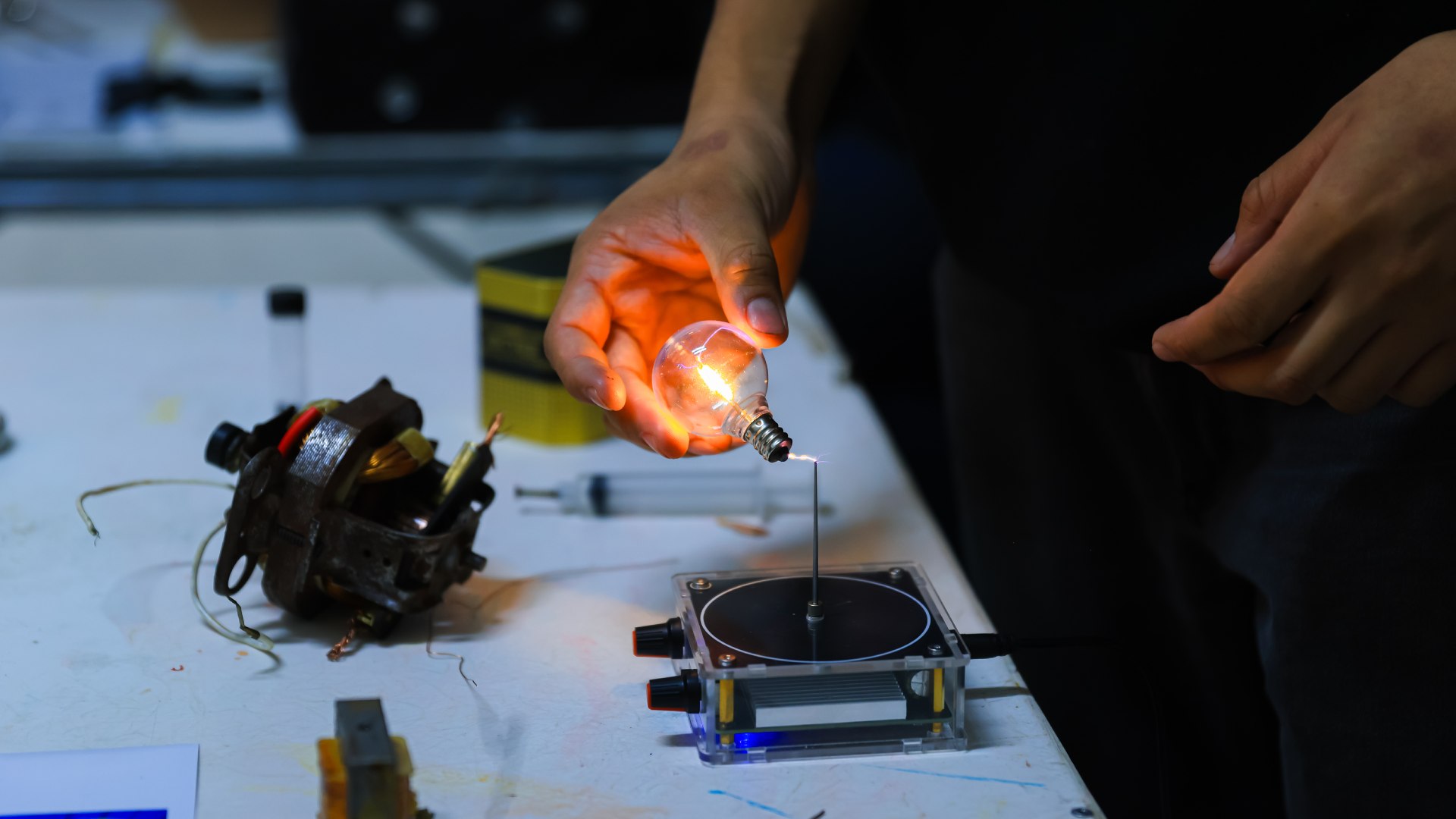 Participan jóvenes en semana del conocimiento y la innovación de FCFM