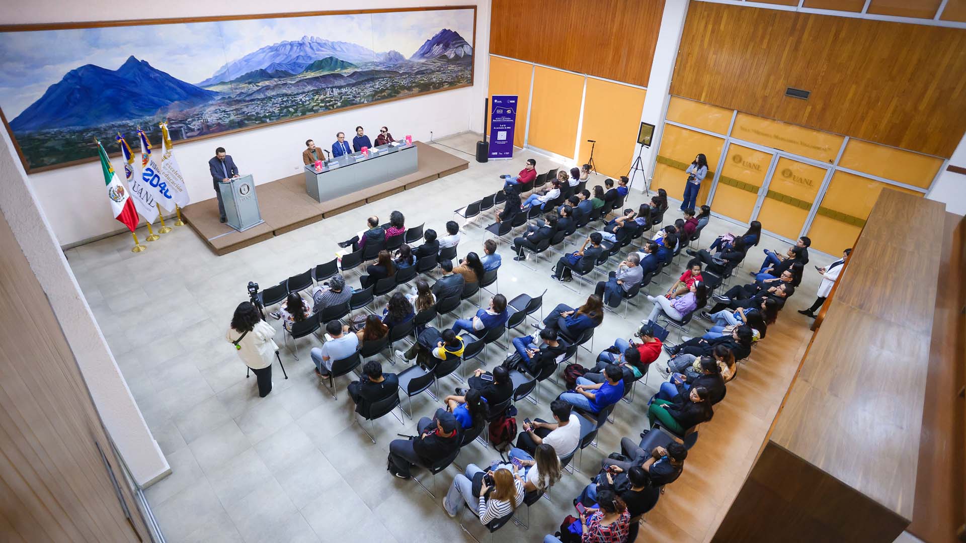 Tigres de 14 kilates