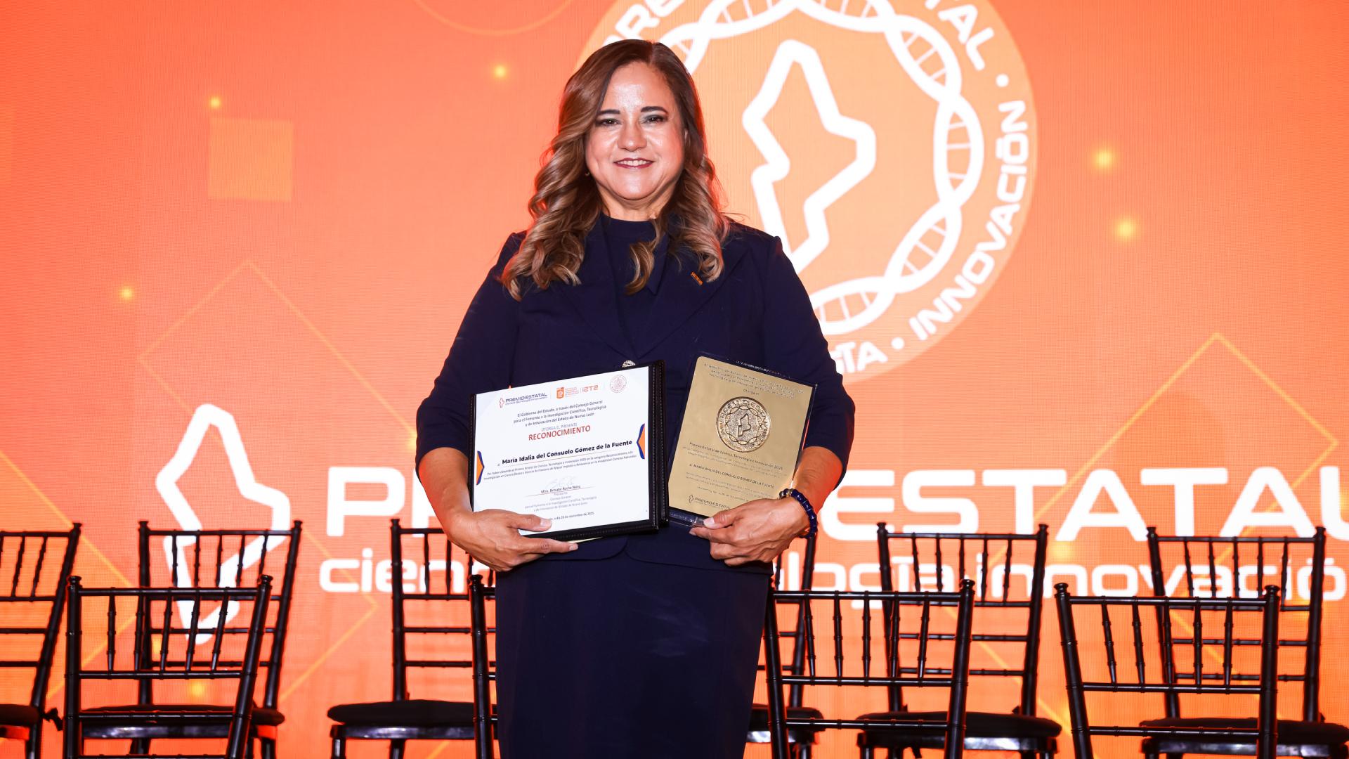 Reconocen vida dedicada a la investigación y la docencia de María Idalia Gómez de la Fuente