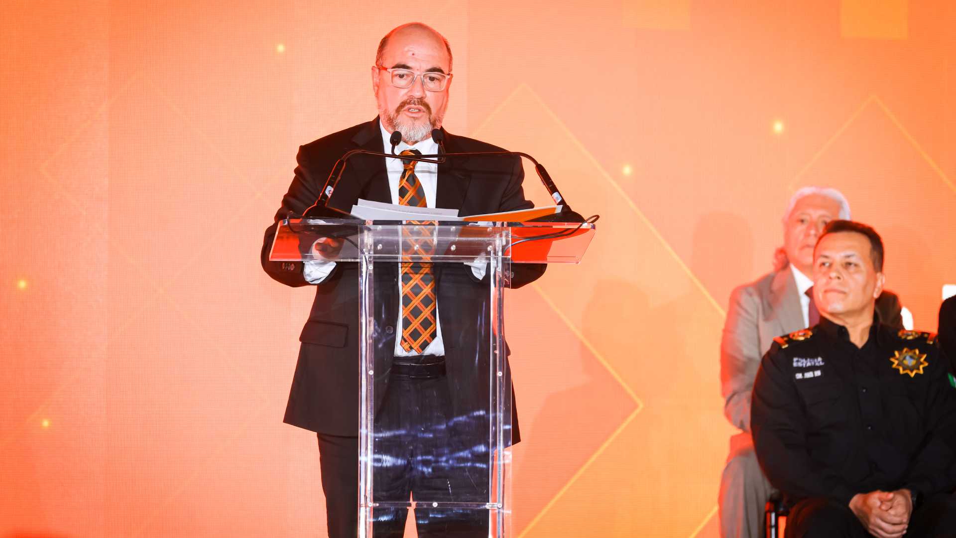 Otorgan a investigadores de la UANL premio estatal de ciencia y tecnología