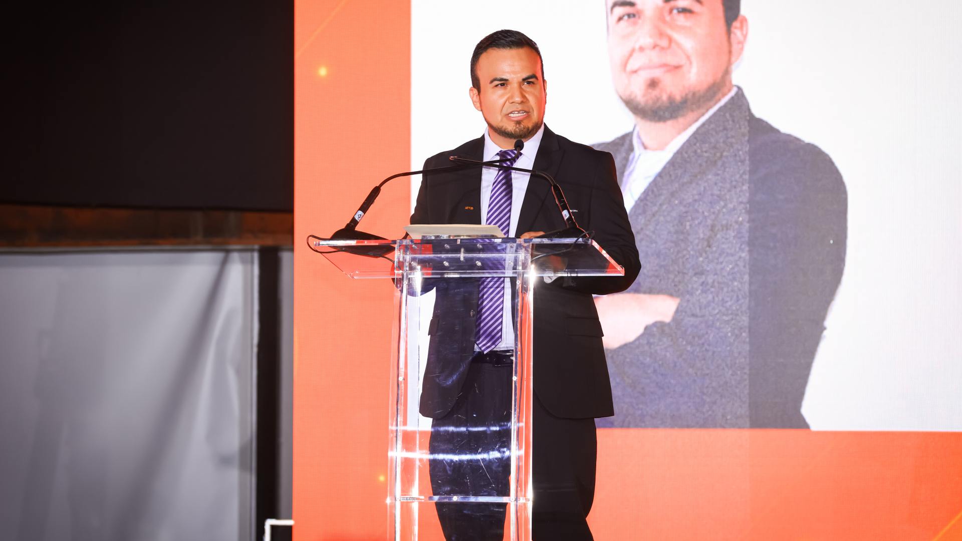 Otorgan a investigadores de la UANL premio estatal de ciencia y tecnología